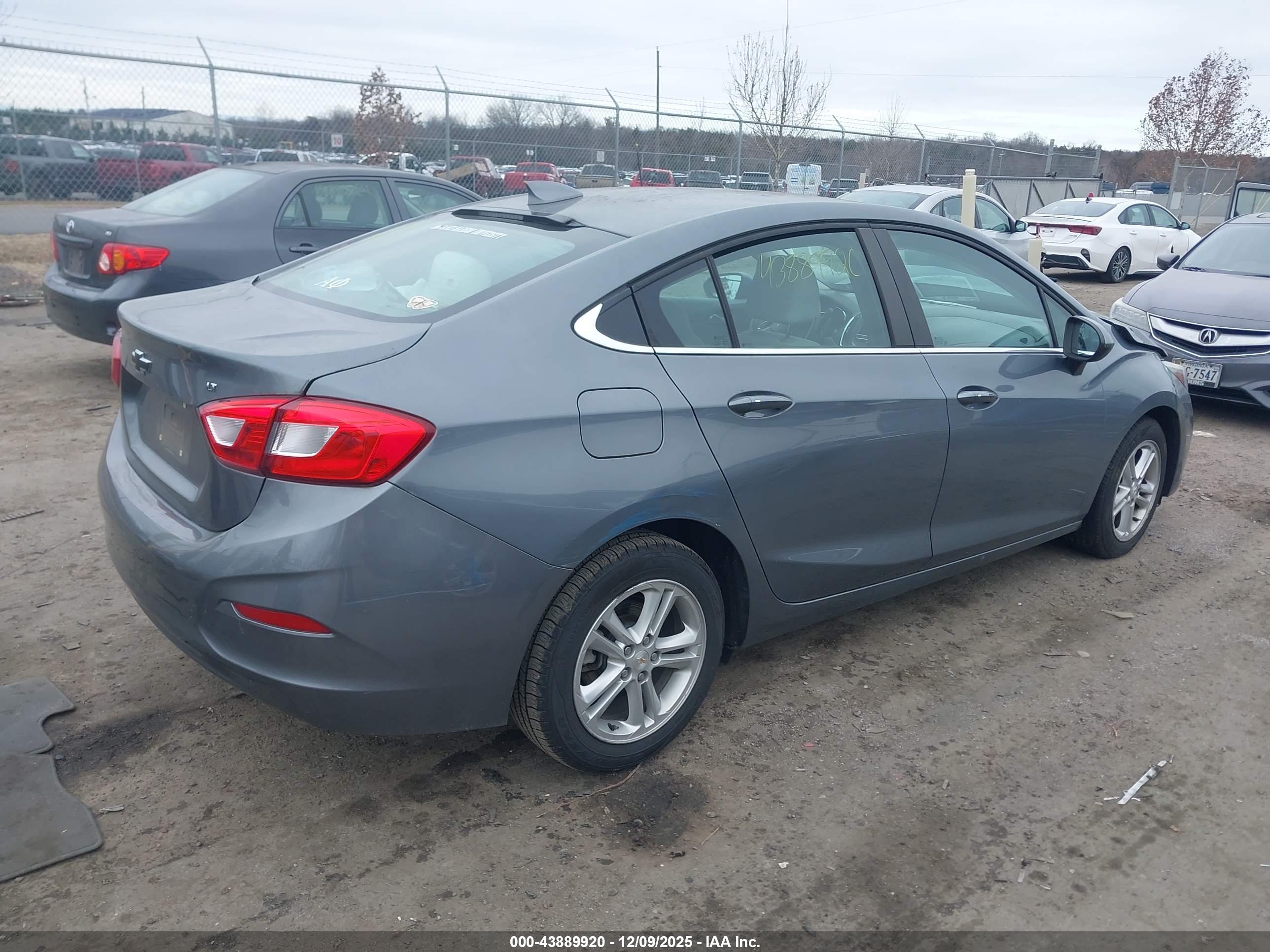 CHEVROLET CRUZE image 4