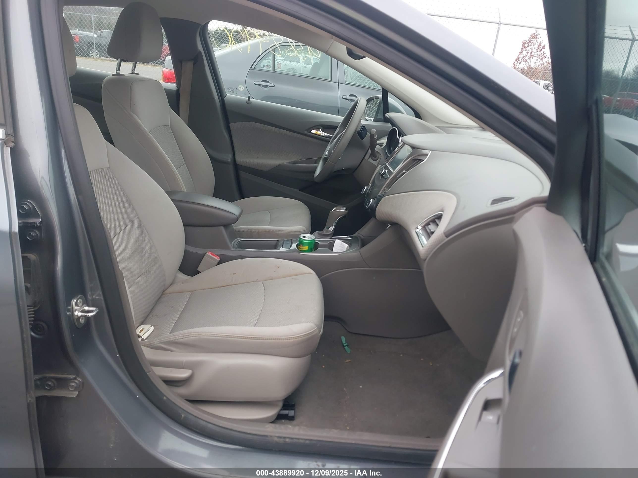 CHEVROLET CRUZE image 5