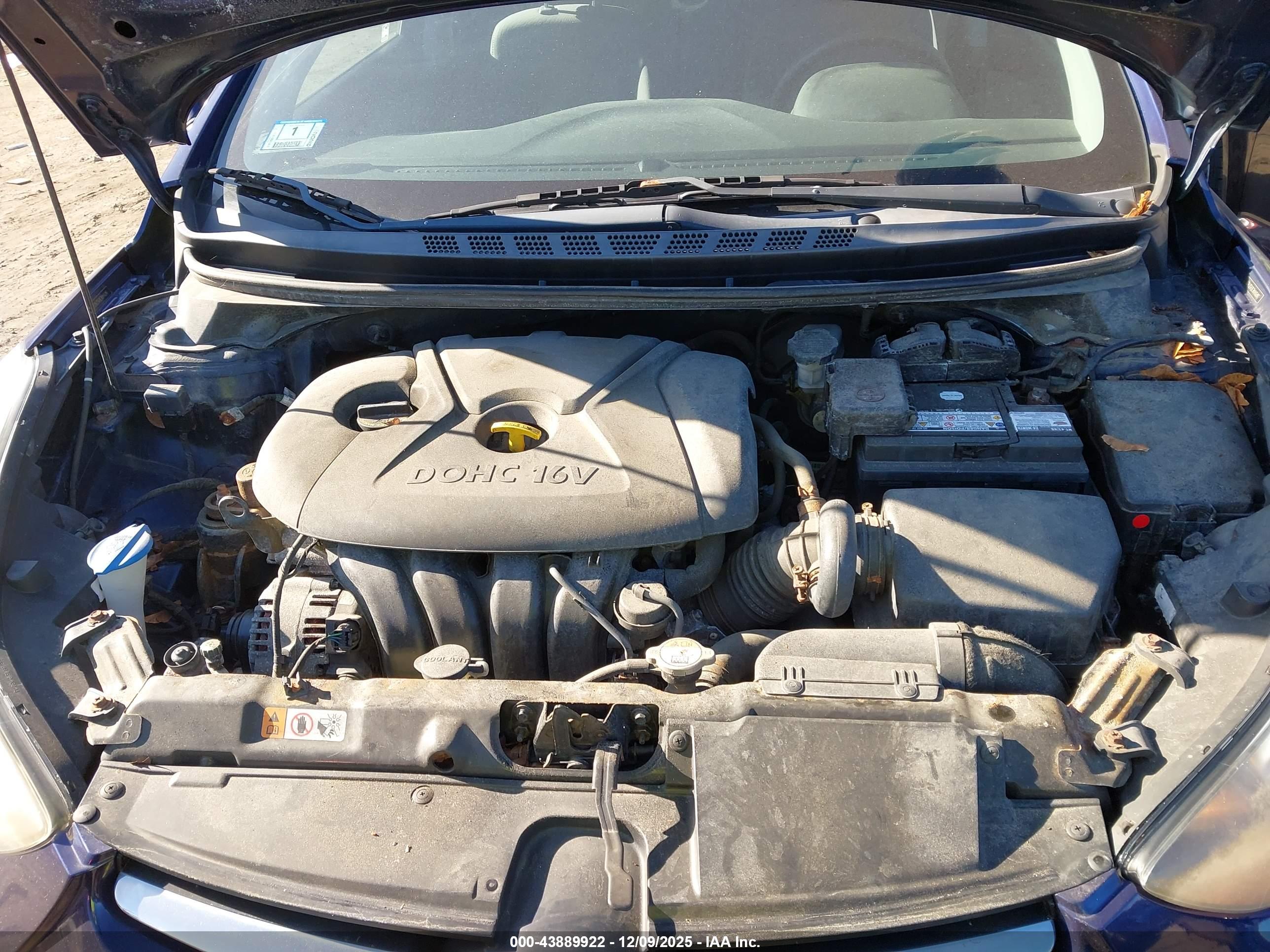 HYUNDAI ELANTRA image 6
