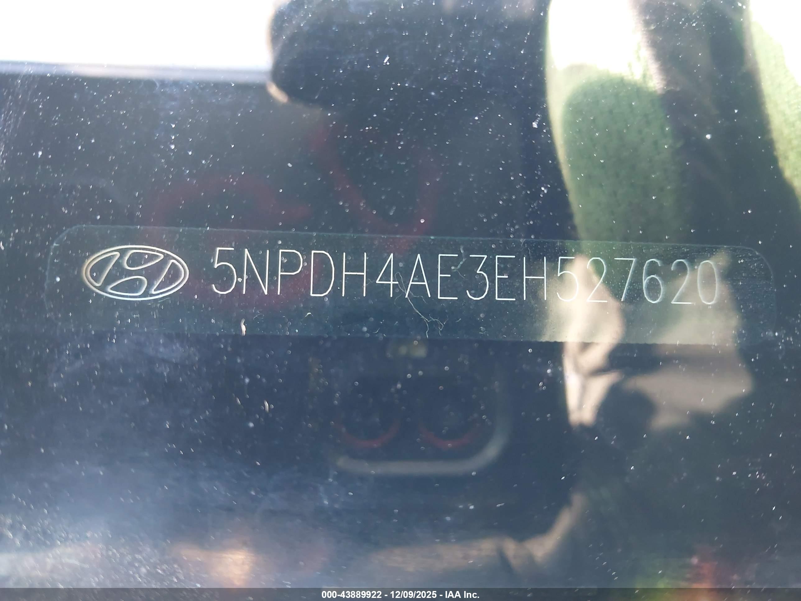 HYUNDAI ELANTRA image 9