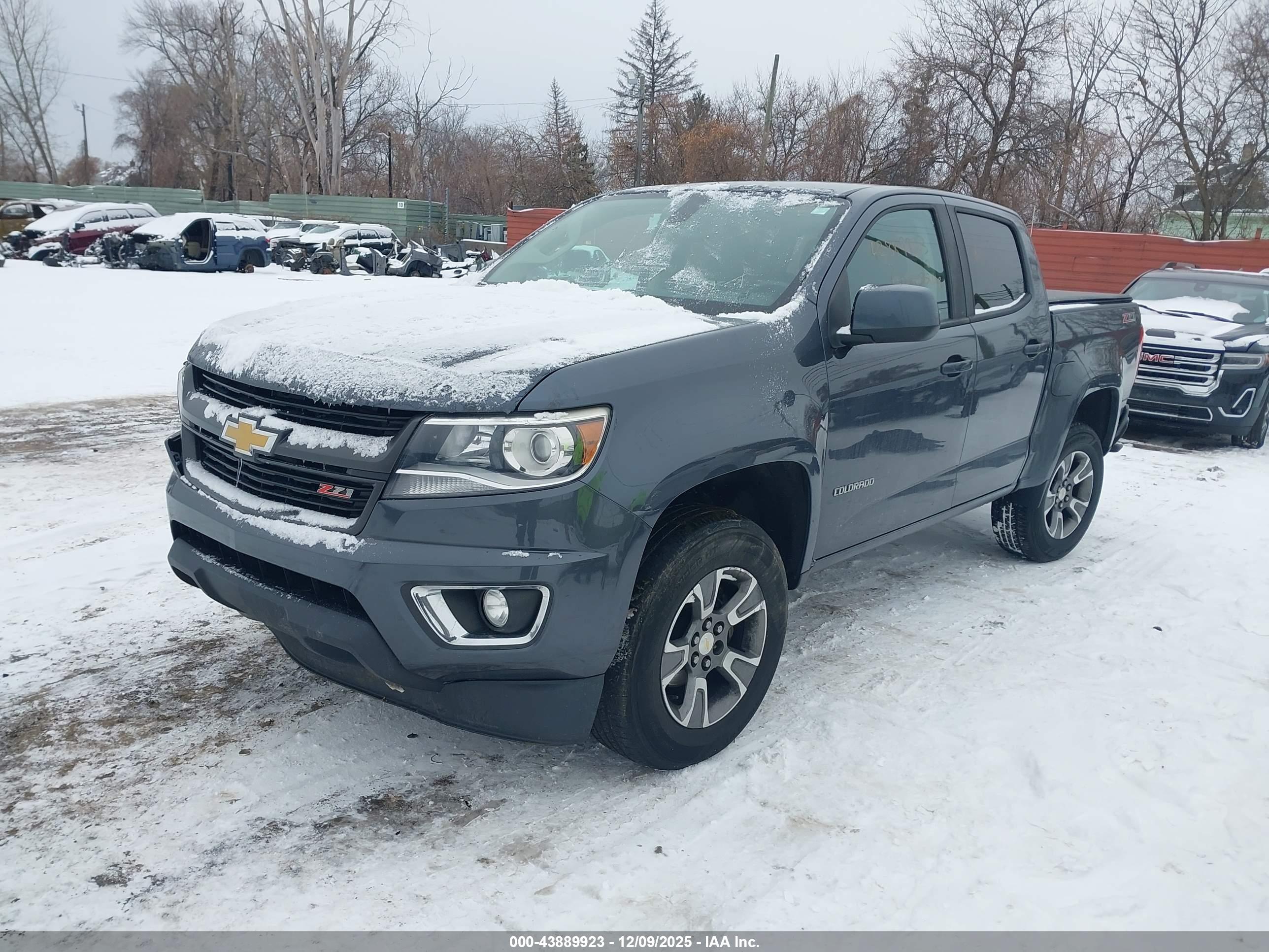 CHEVROLET COLORADO image 2