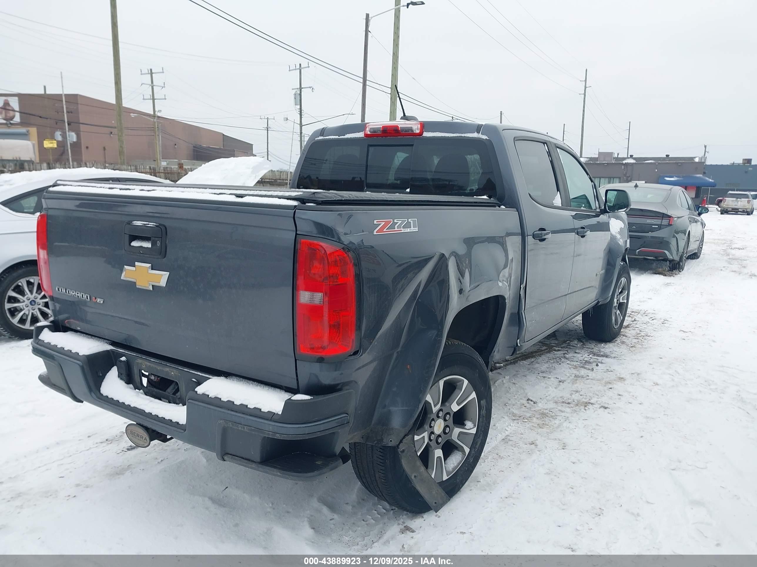 CHEVROLET COLORADO image 4