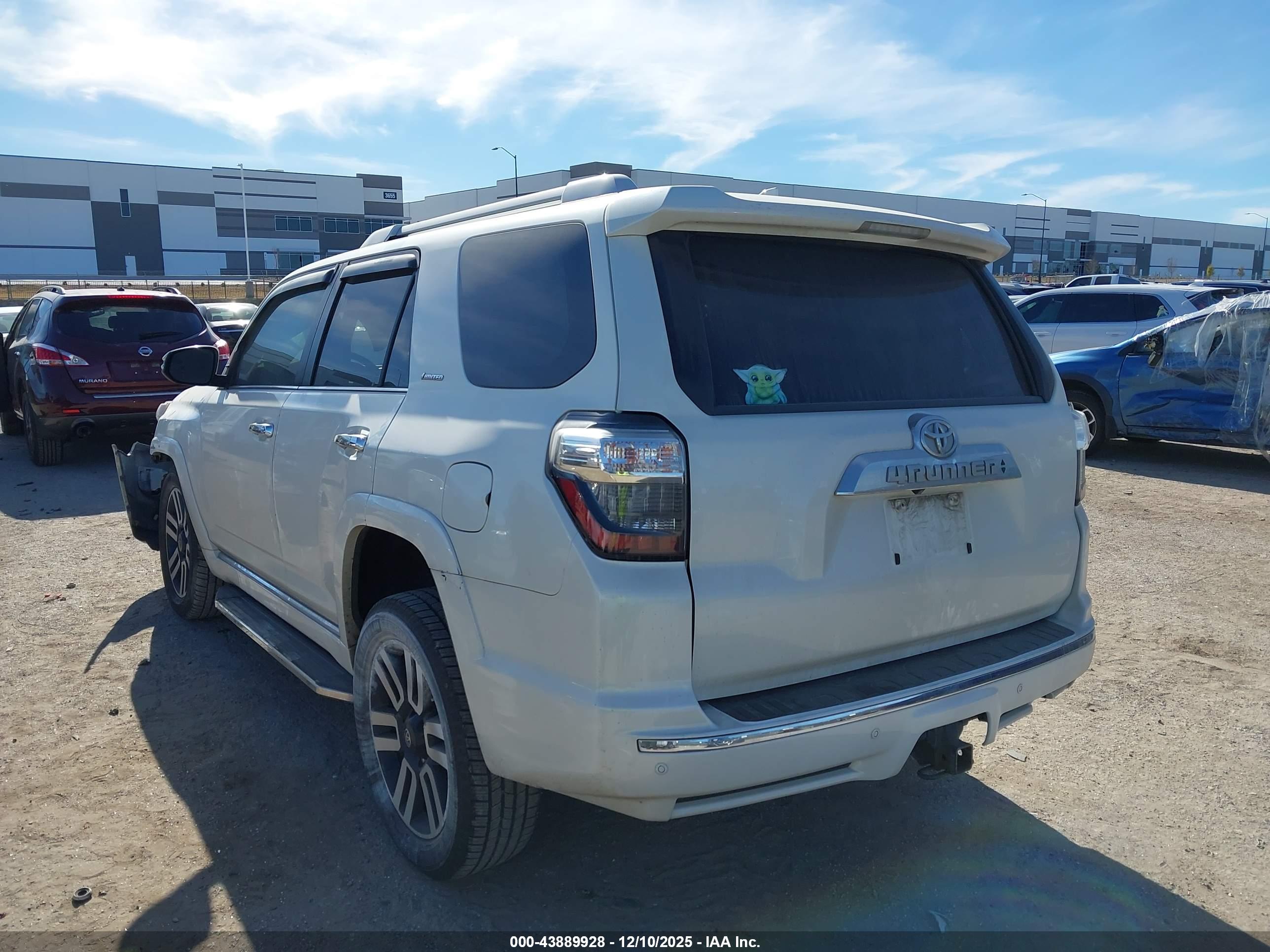 TOYOTA 4RUNNER image 3