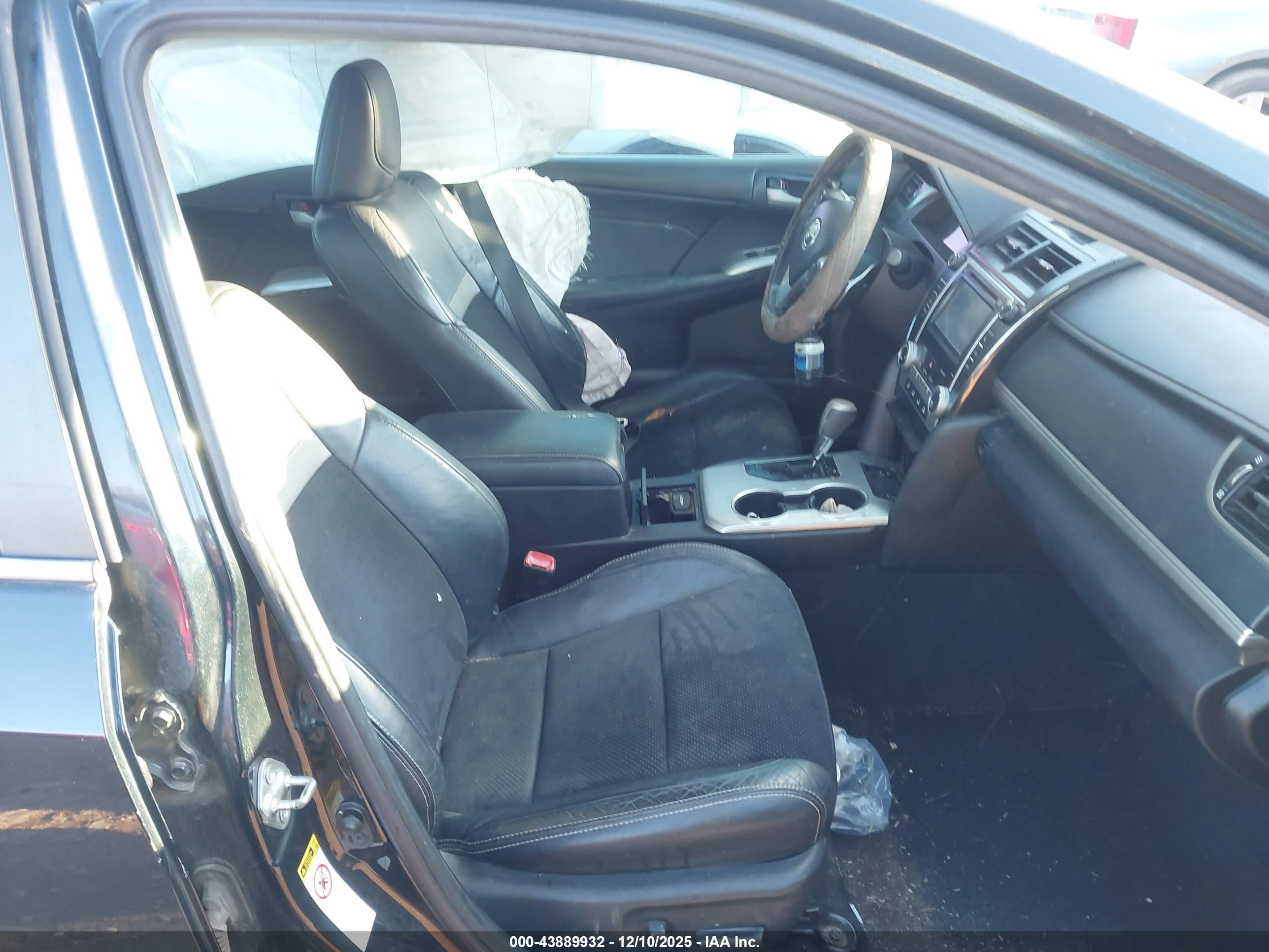 TOYOTA CAMRY image 5