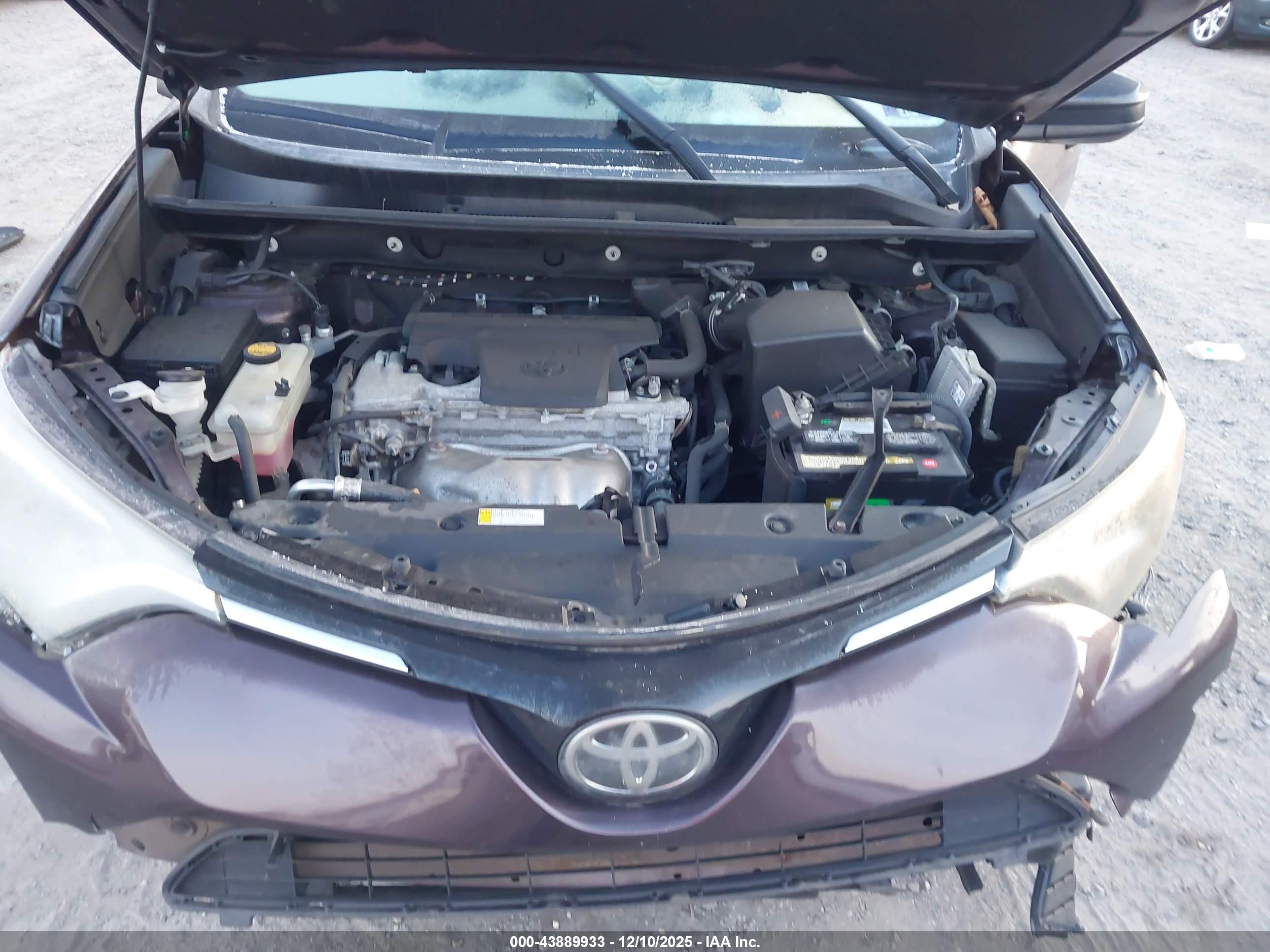 TOYOTA RAV4 image 10