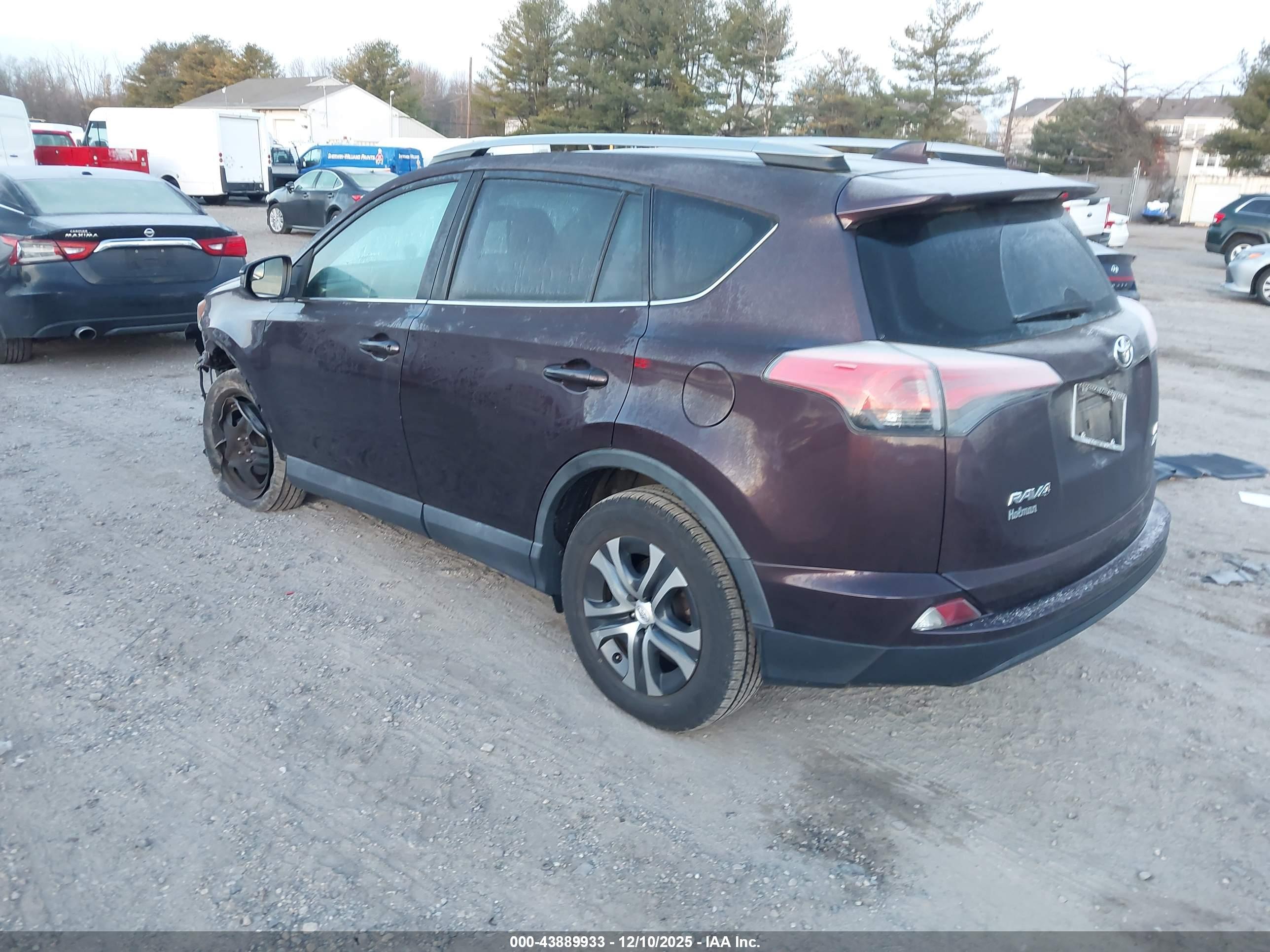 TOYOTA RAV4 image 3