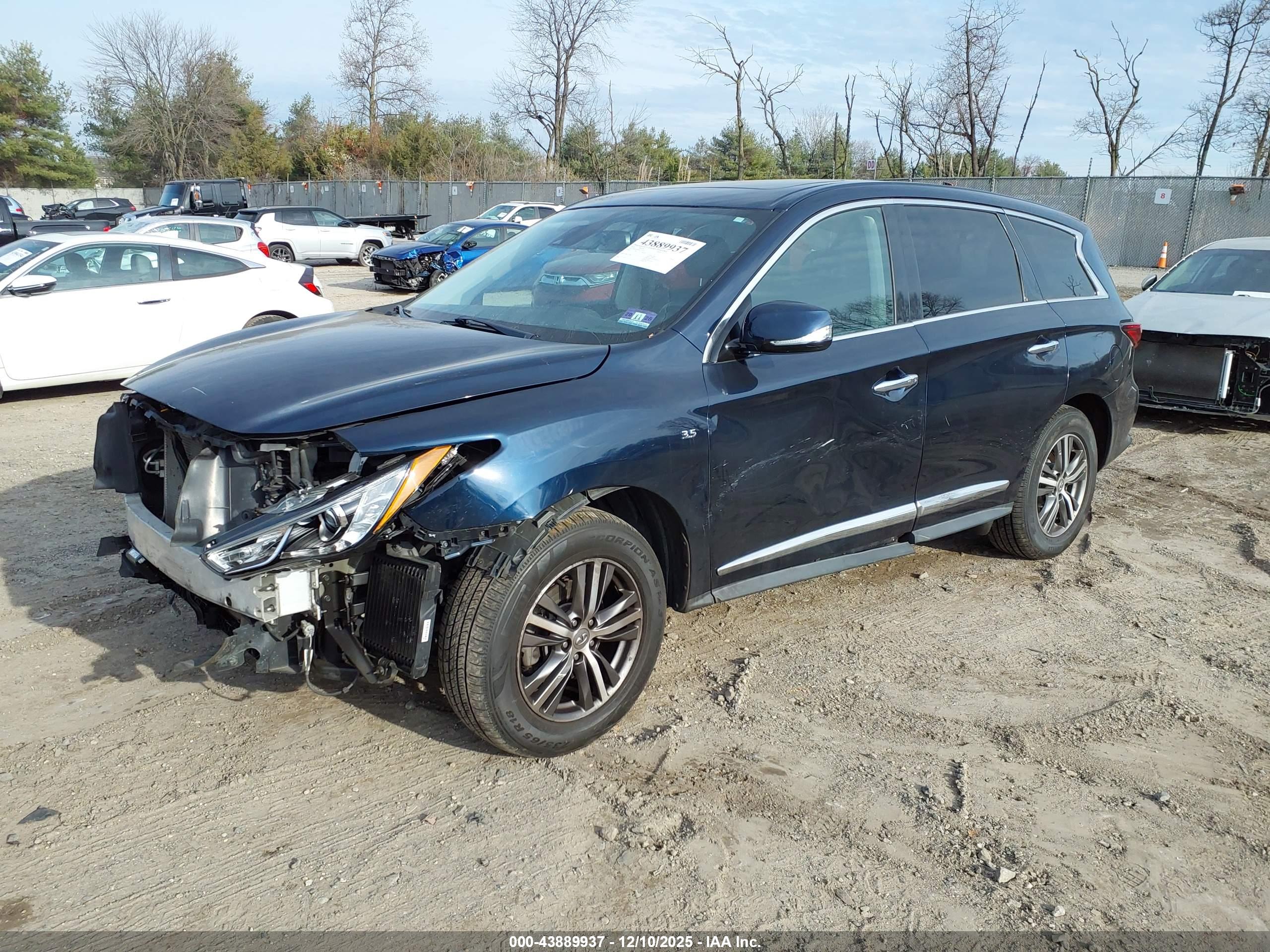 INFINITI QX60 image 2