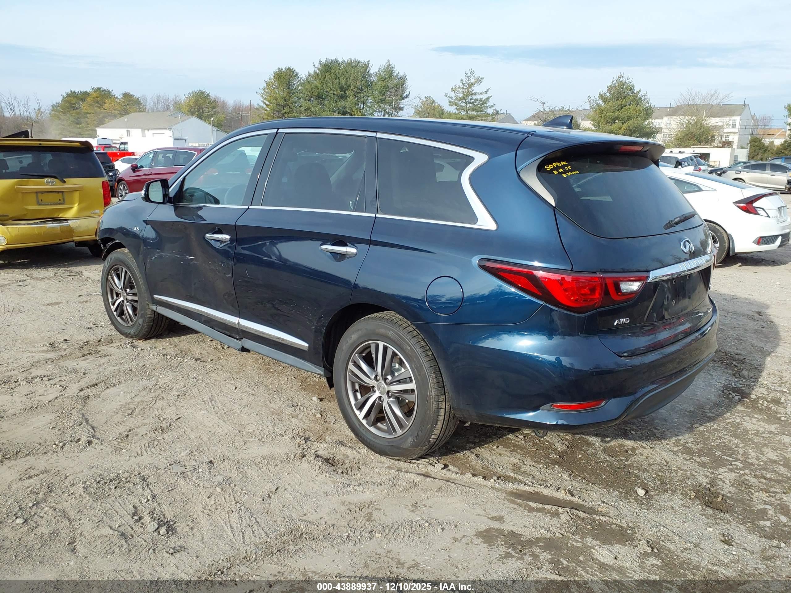 INFINITI QX60 image 3