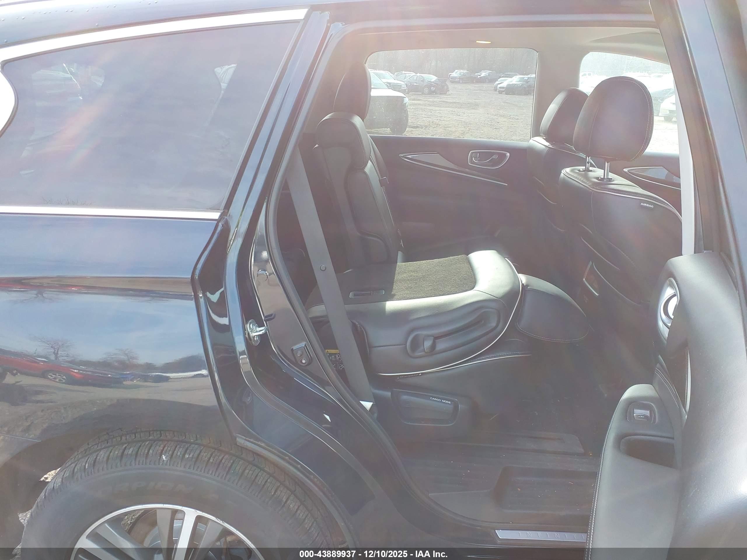 INFINITI QX60 image 8