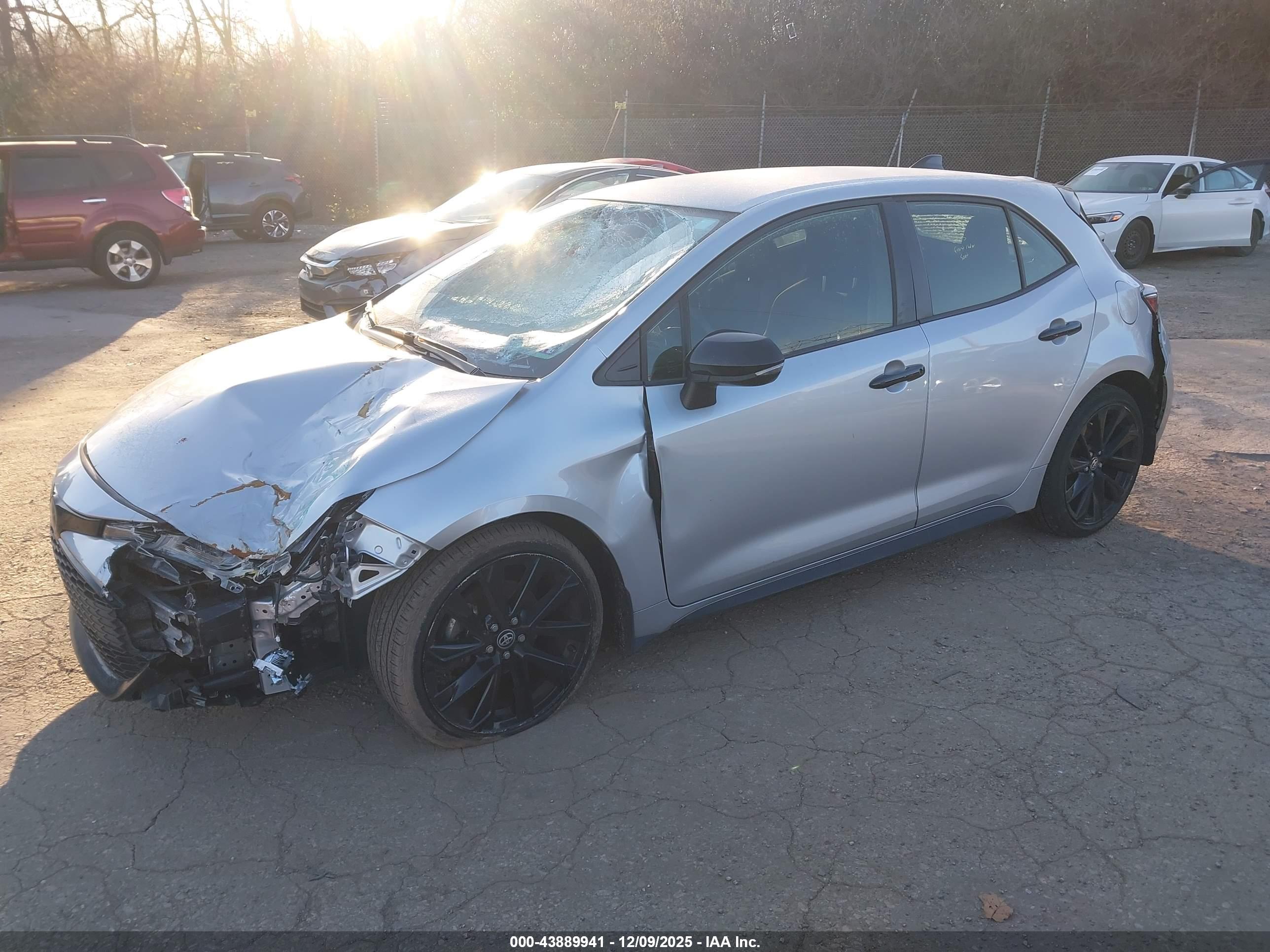 TOYOTA COROLLA image 2