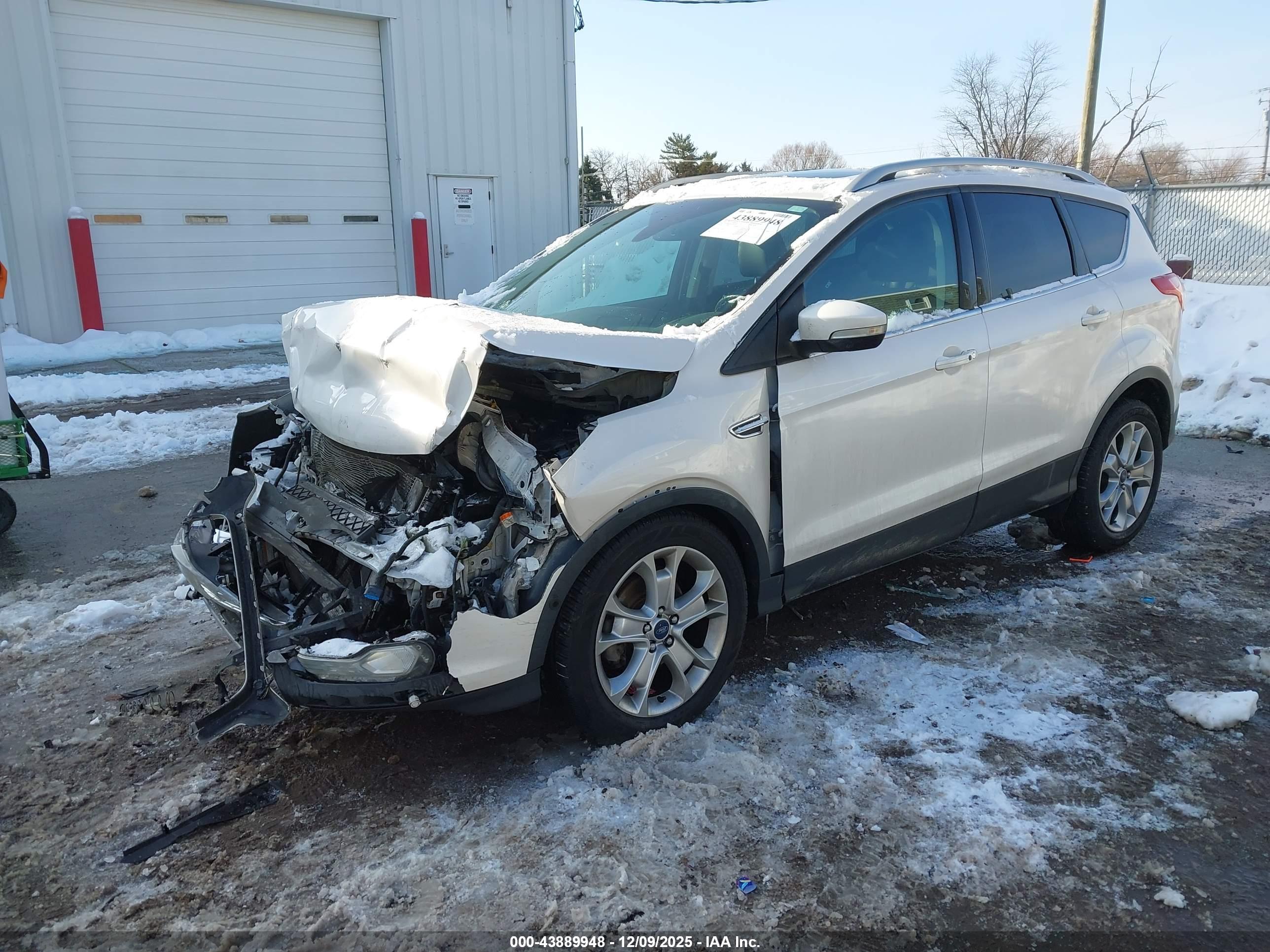 FORD ESCAPE image 2