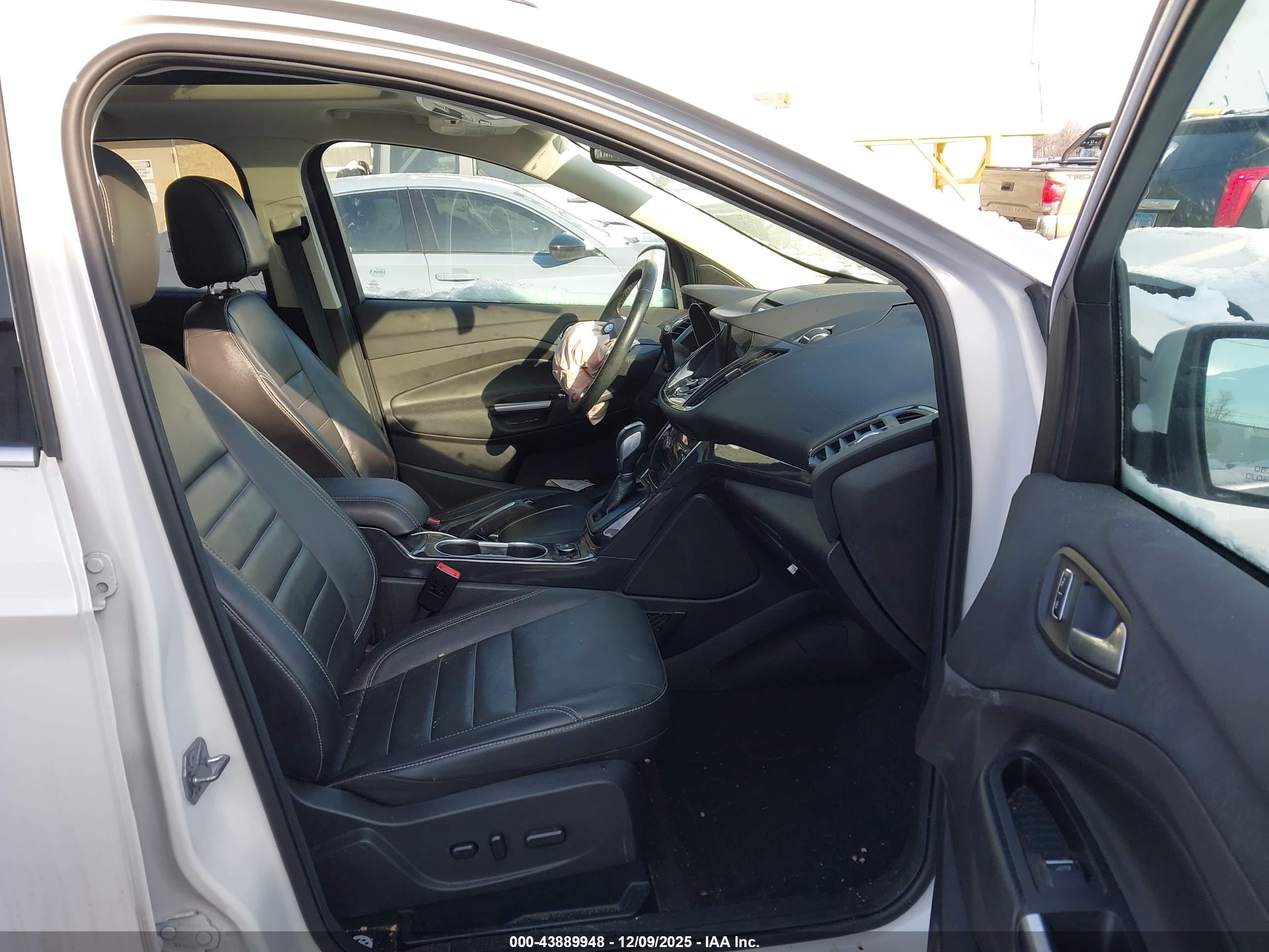 FORD ESCAPE image 5