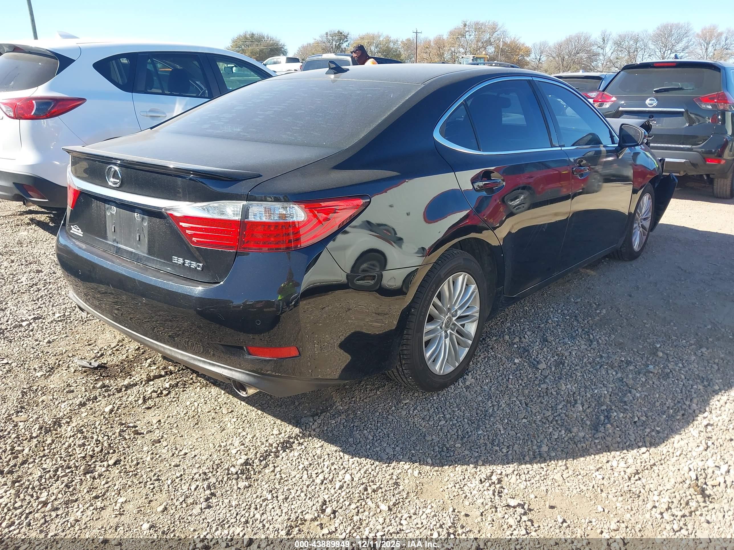 LEXUS ES image 4