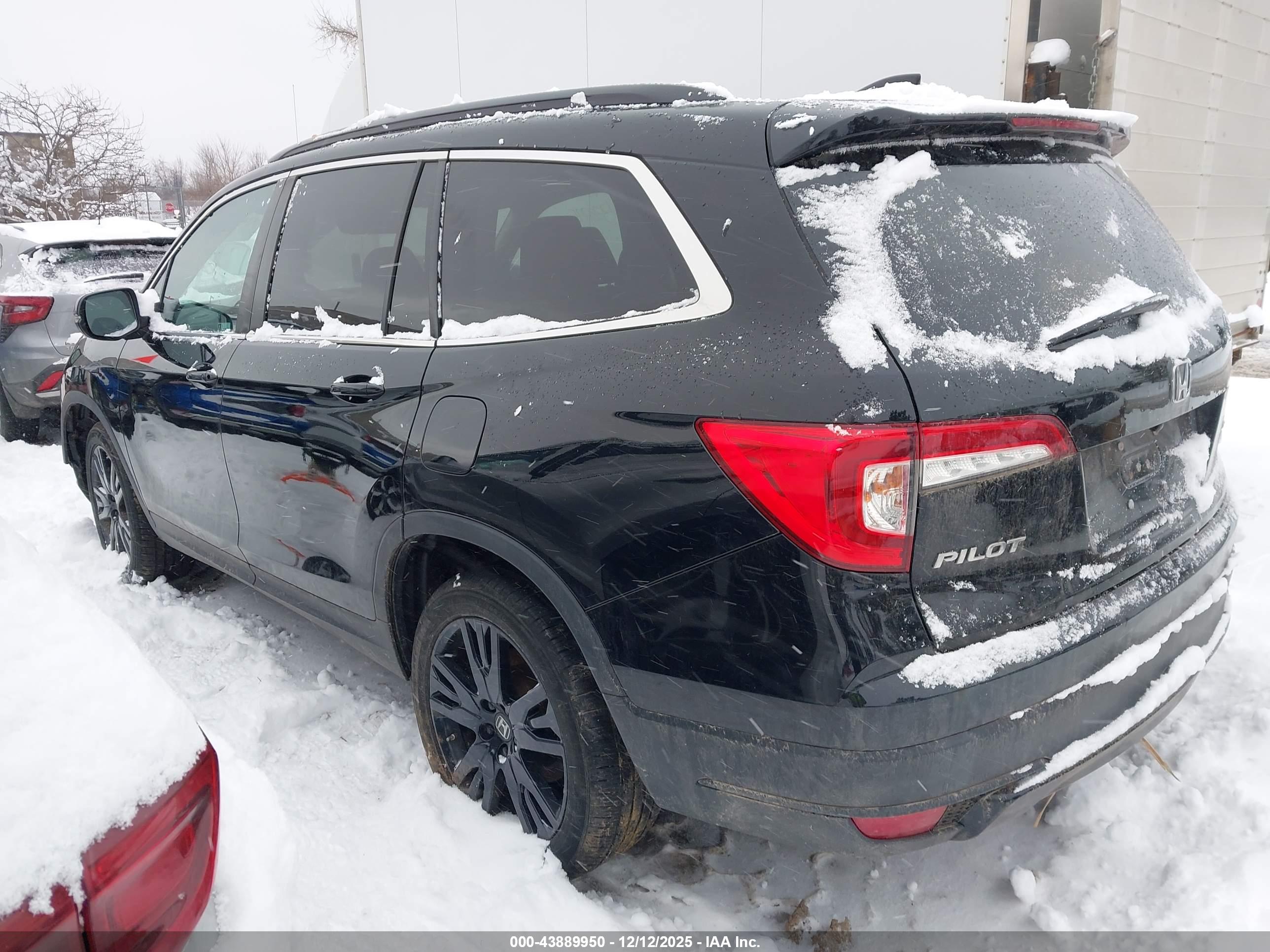 HONDA PILOT image 3
