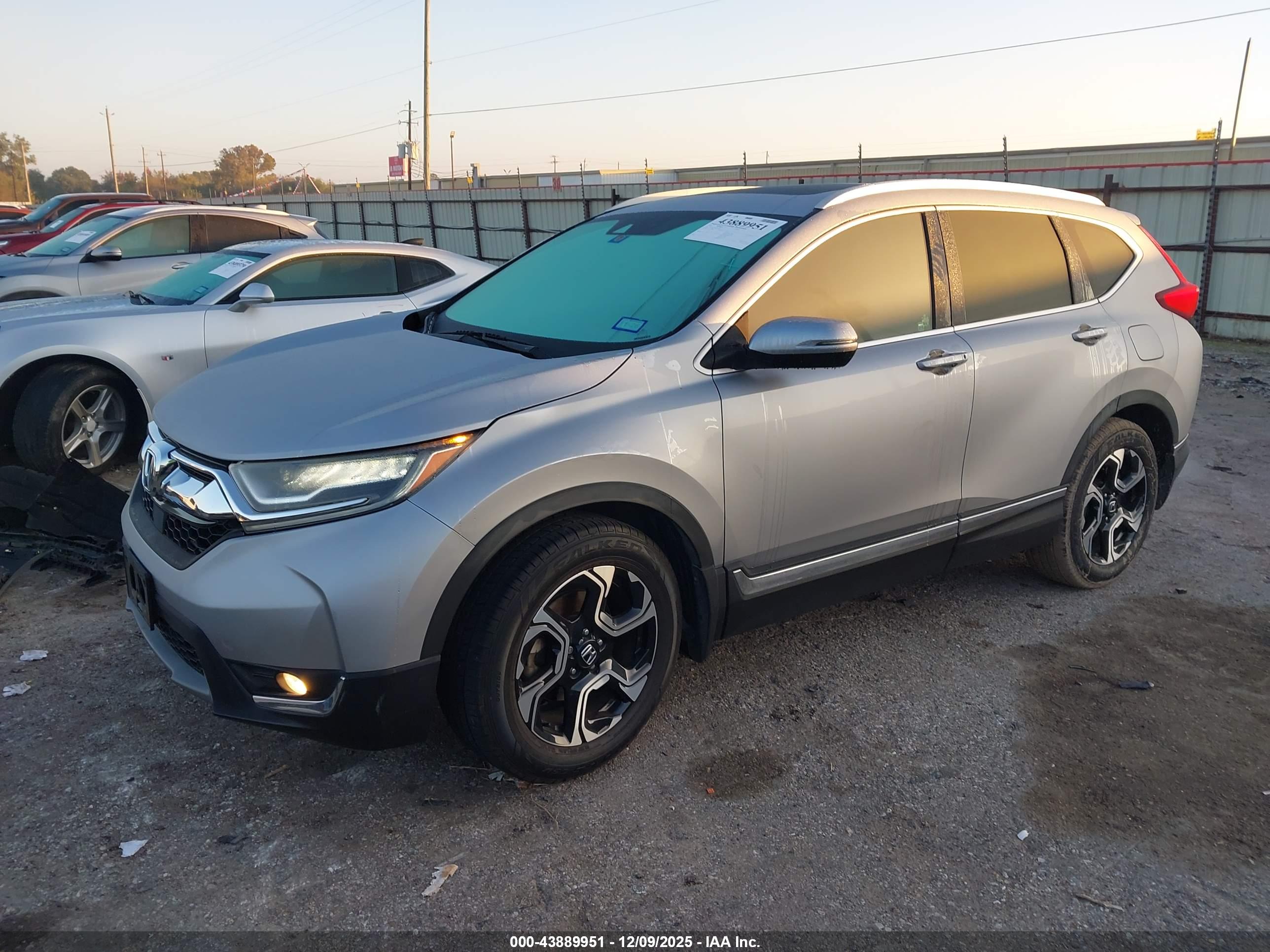 HONDA CR-V image 2