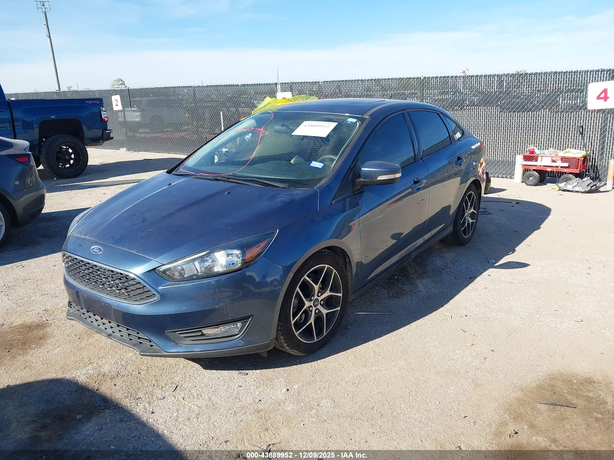 FORD FOCUS image 2