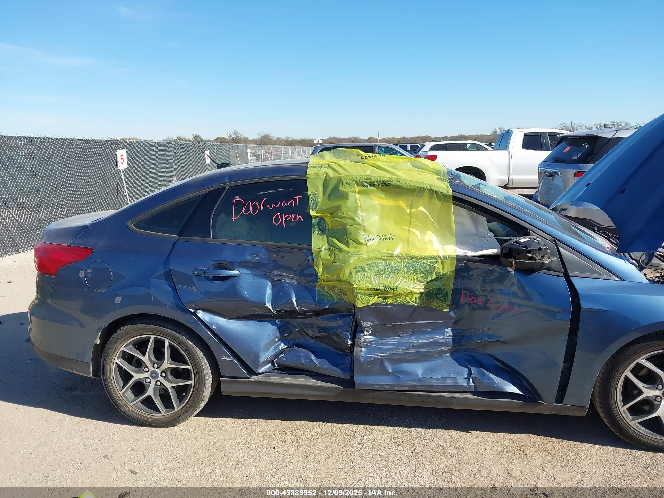 FORD FOCUS image 6