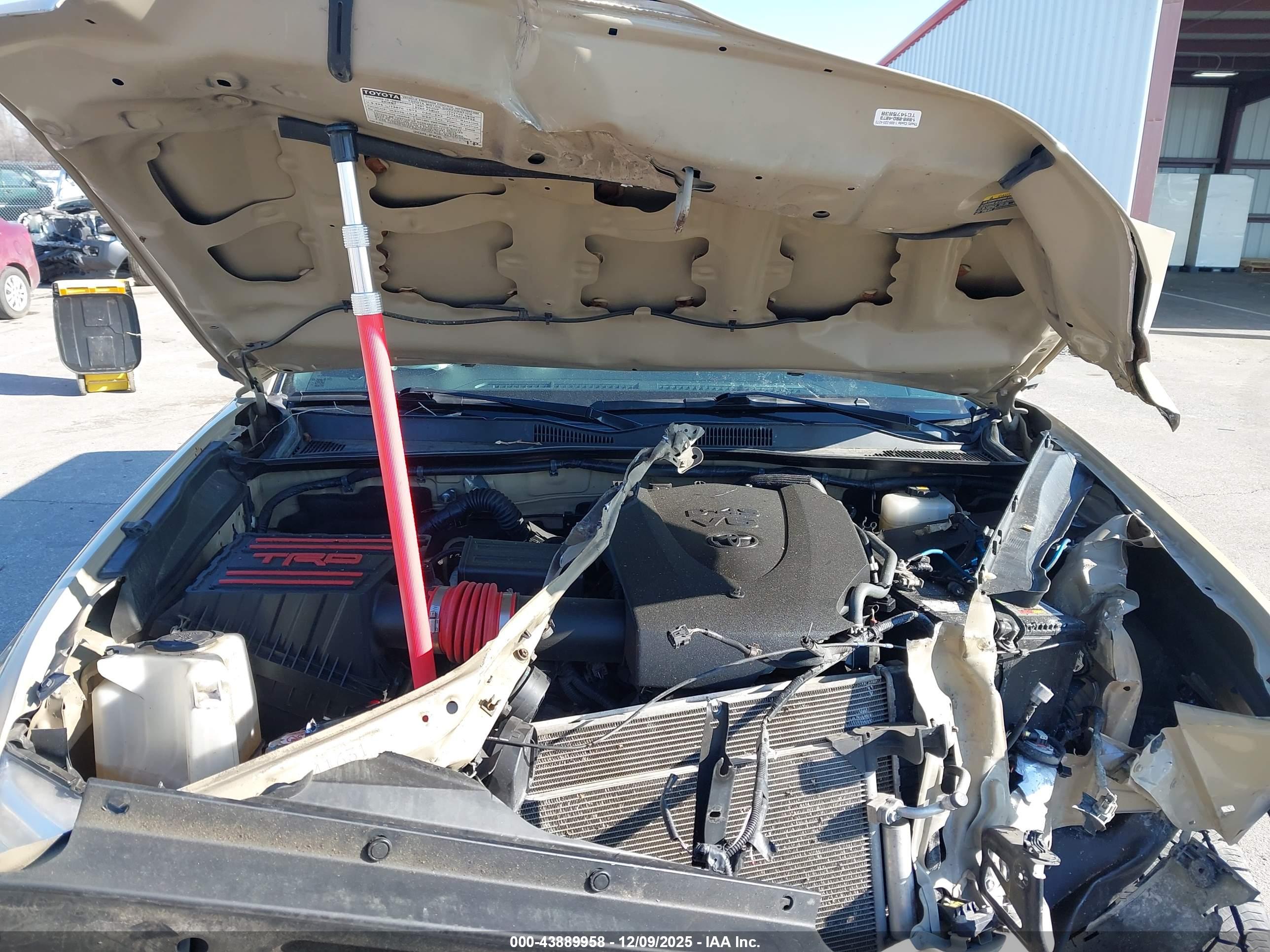 TOYOTA TACOMA image 10