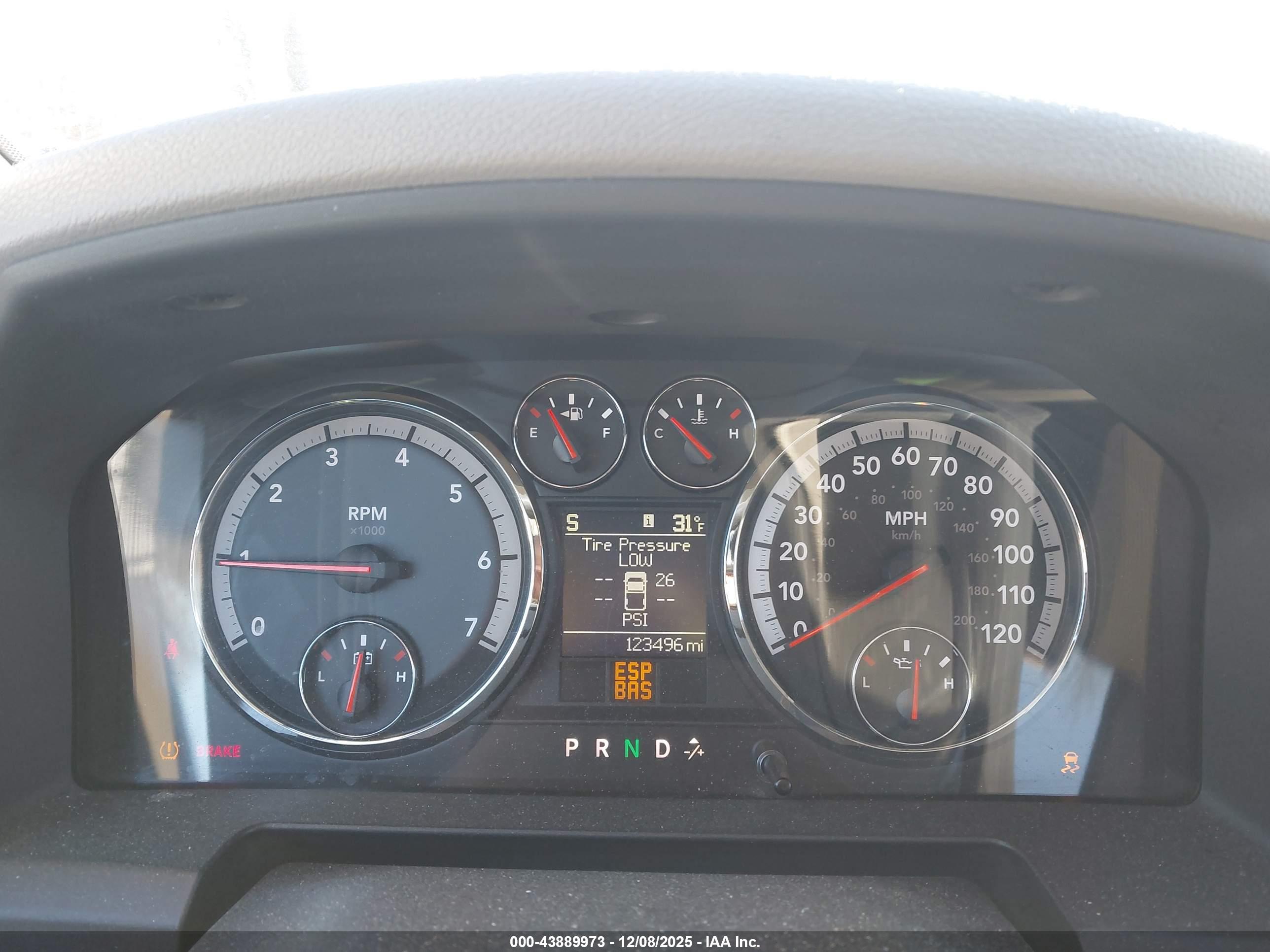 DODGE RAM image 7