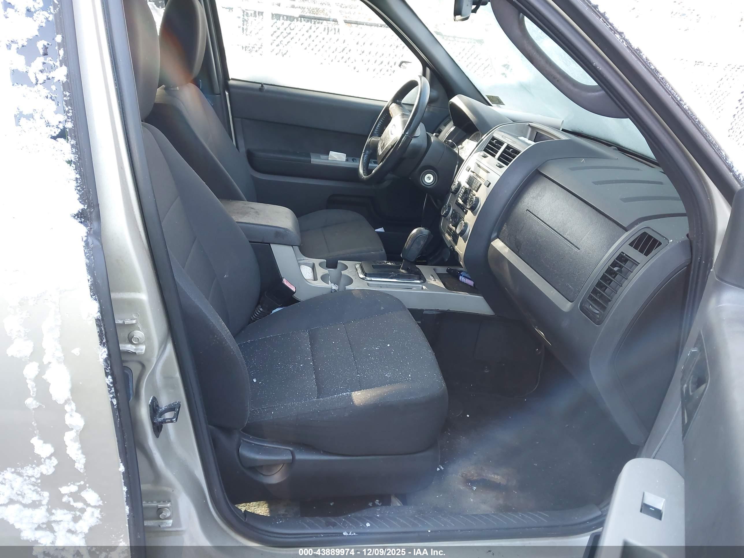 FORD ESCAPE image 5