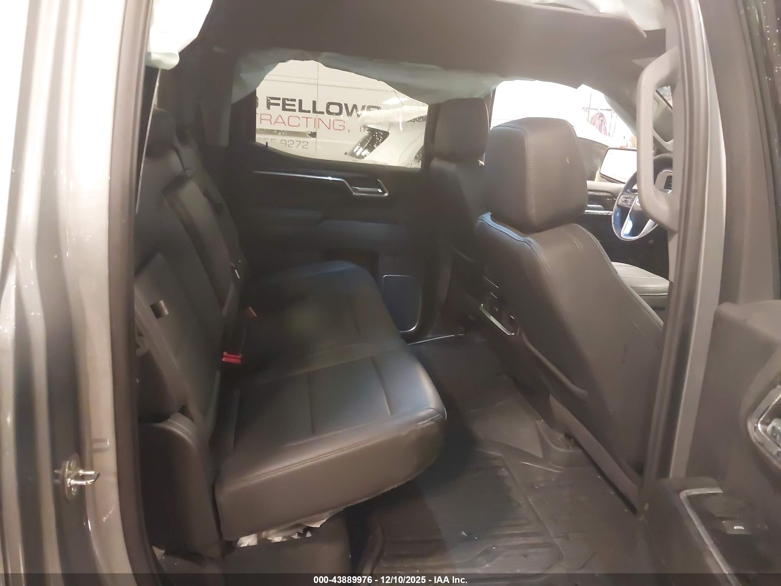 GMC SIERRA image 8