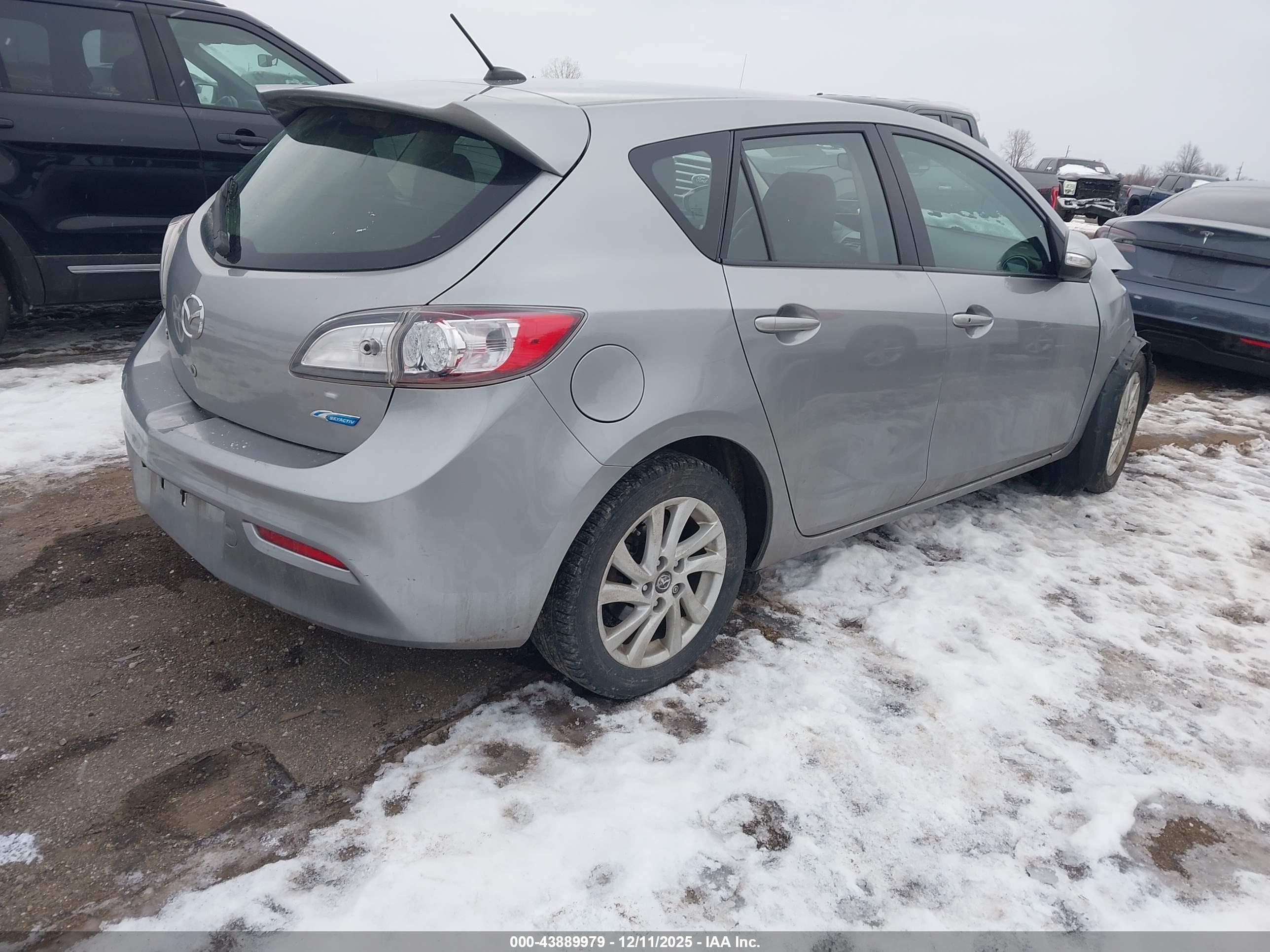 MAZDA MAZDA3 image 4