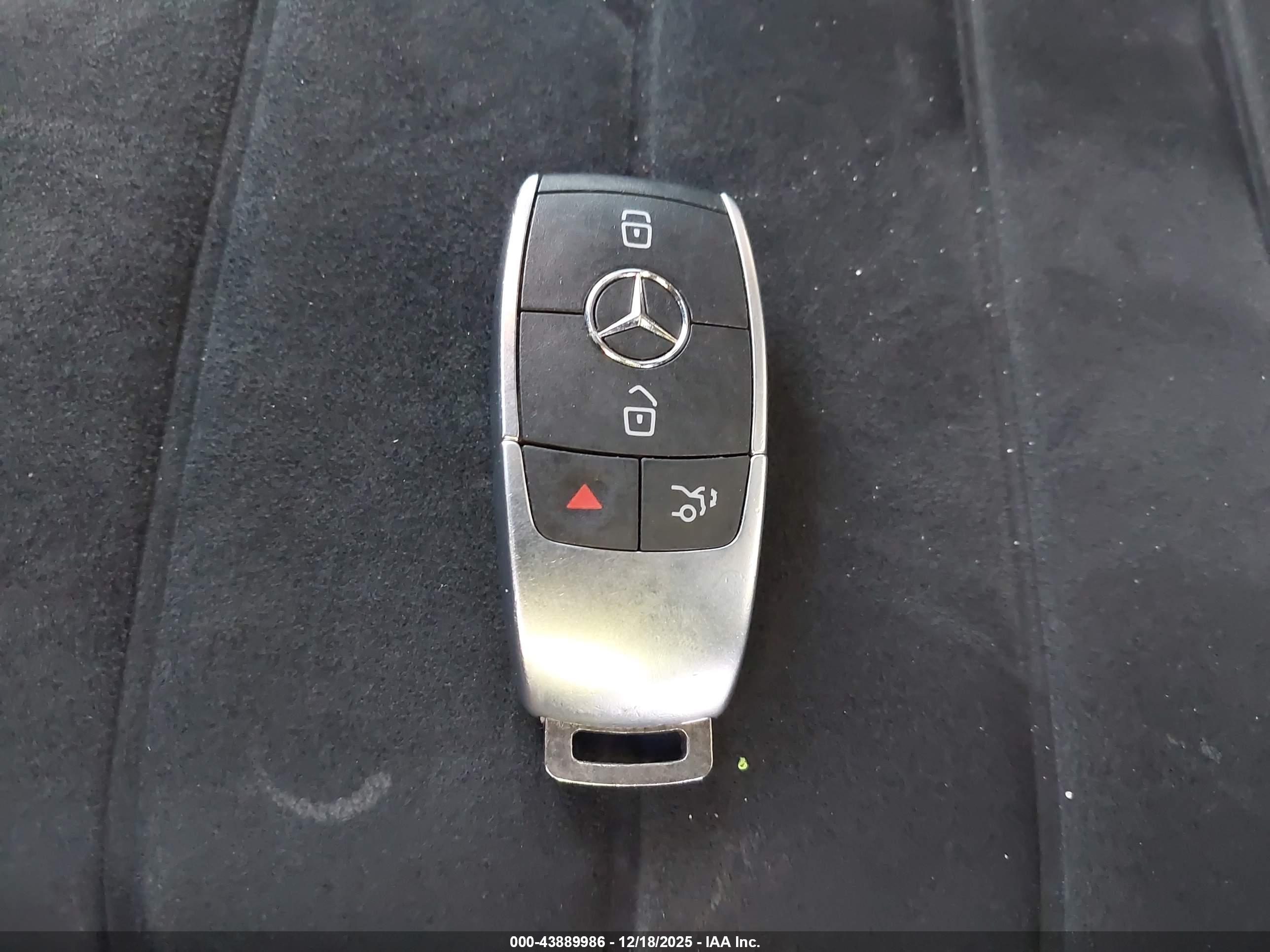 MERCEDES-BENZ GLE image 11