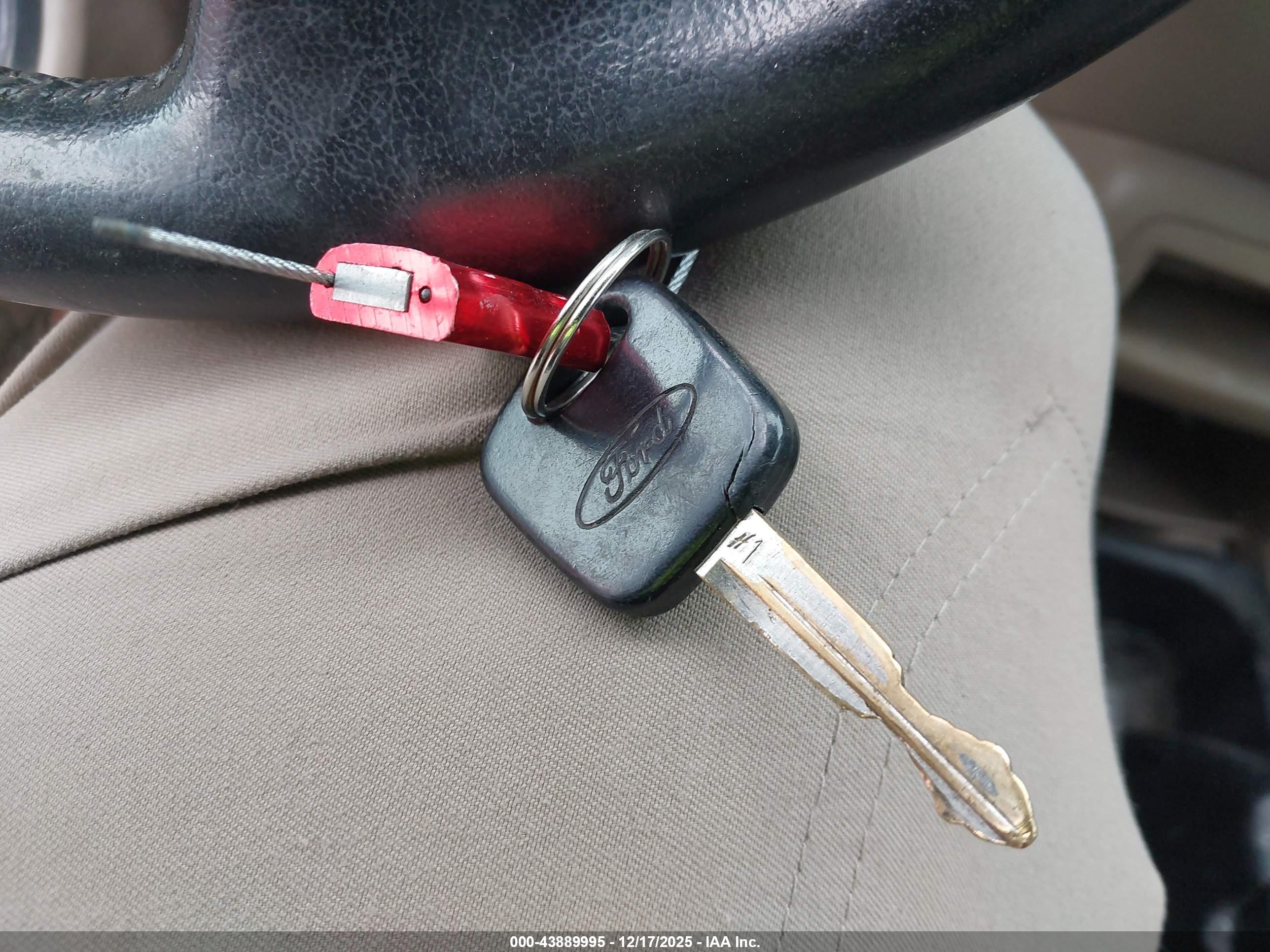FORD ESCAPE image 11