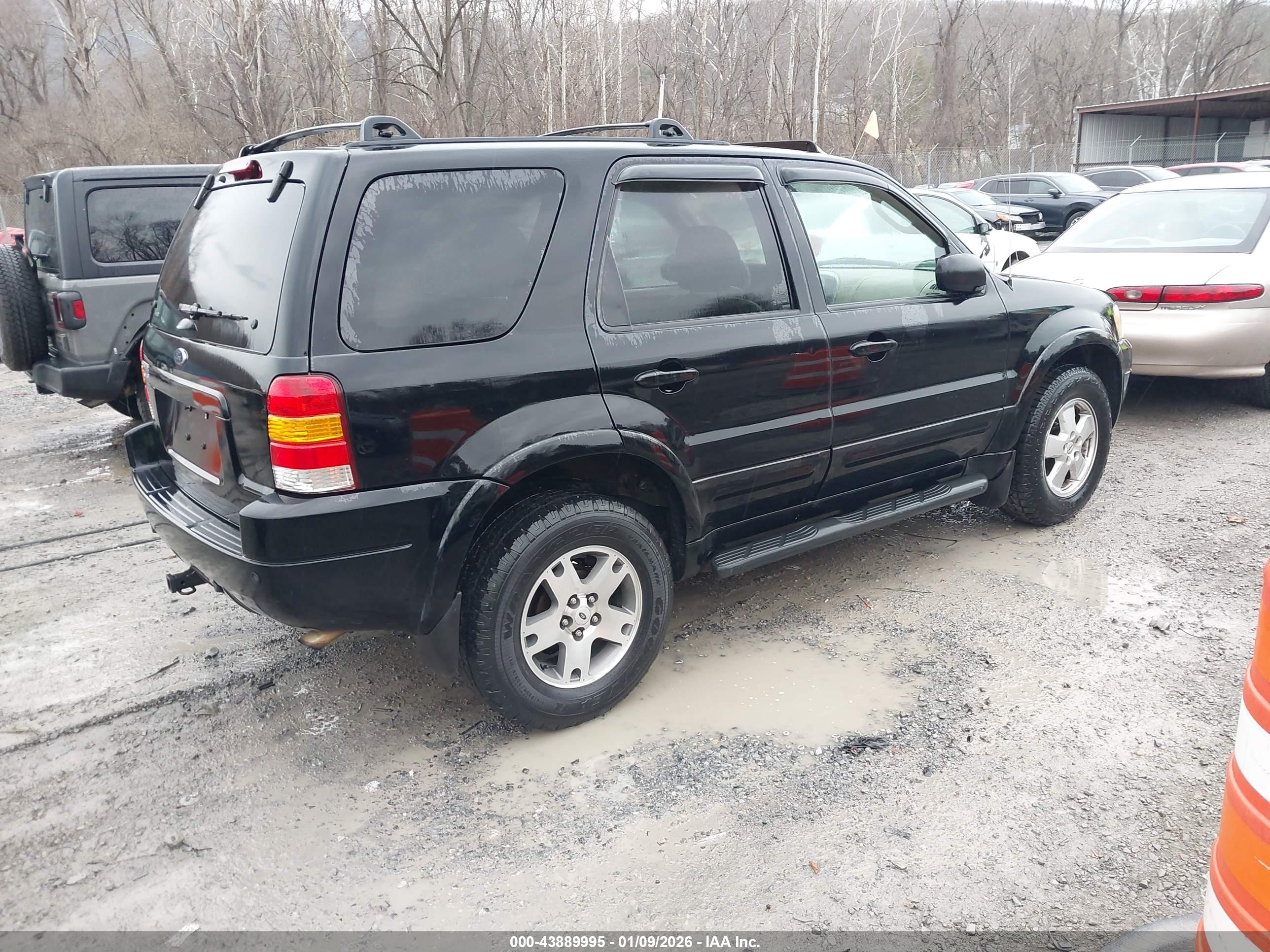FORD ESCAPE image 4