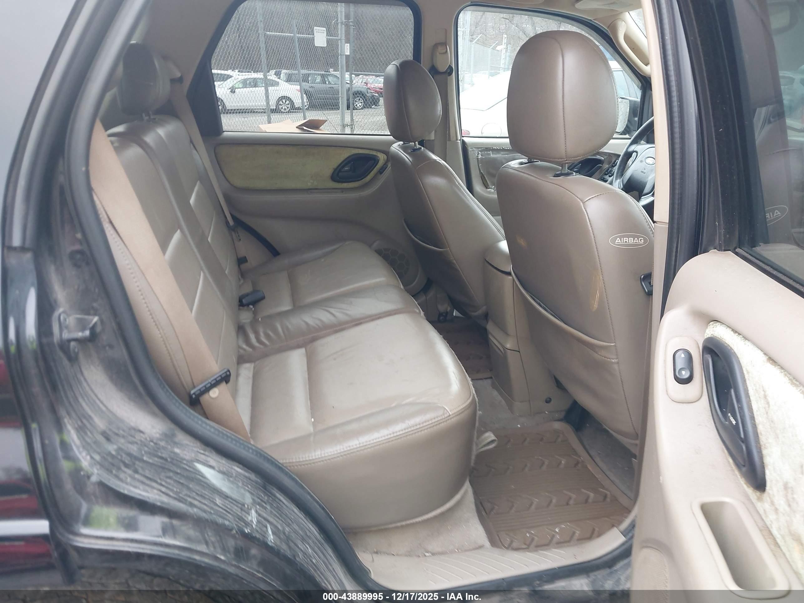 FORD ESCAPE image 8