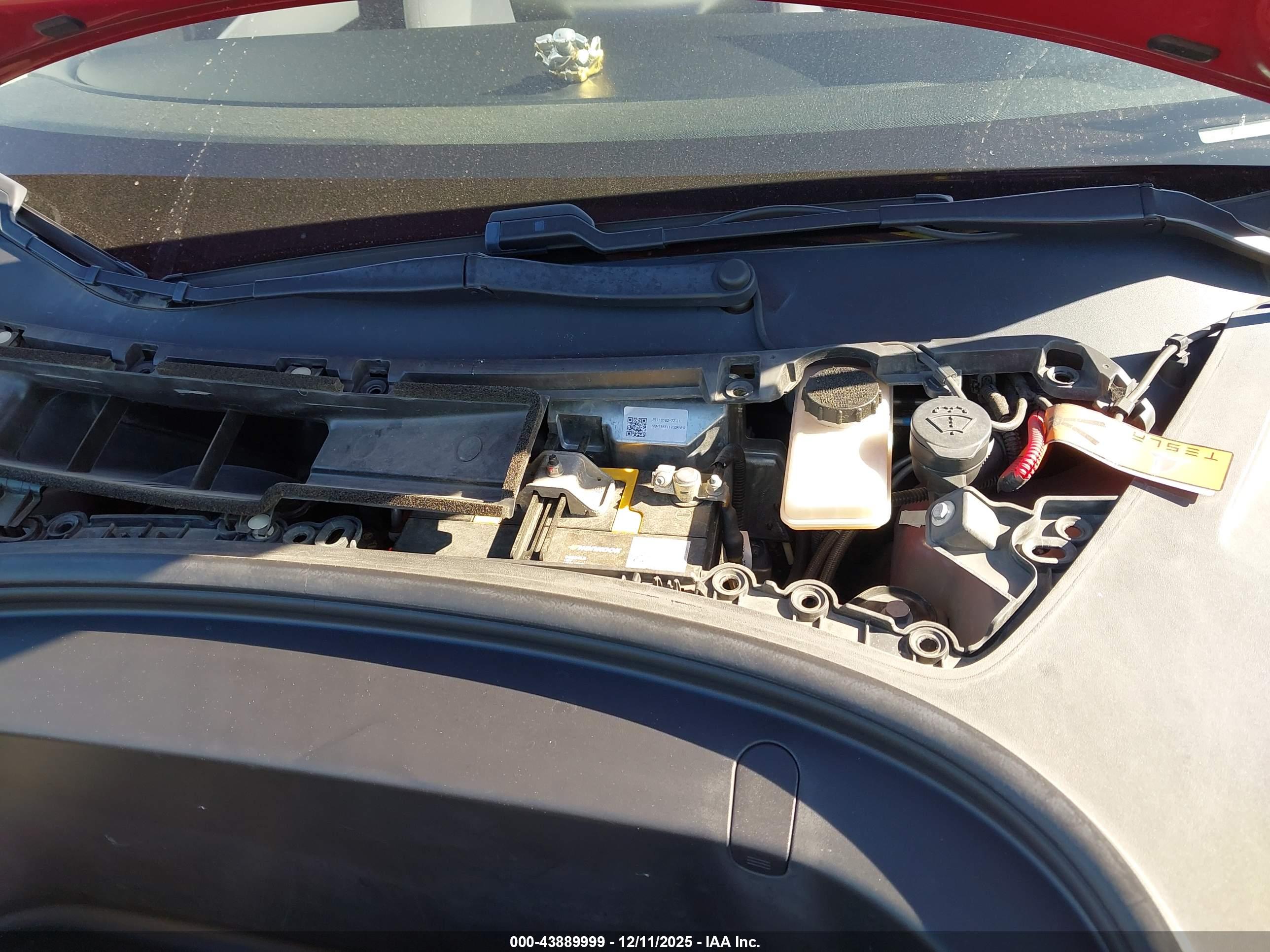 TESLA MODEL image 10