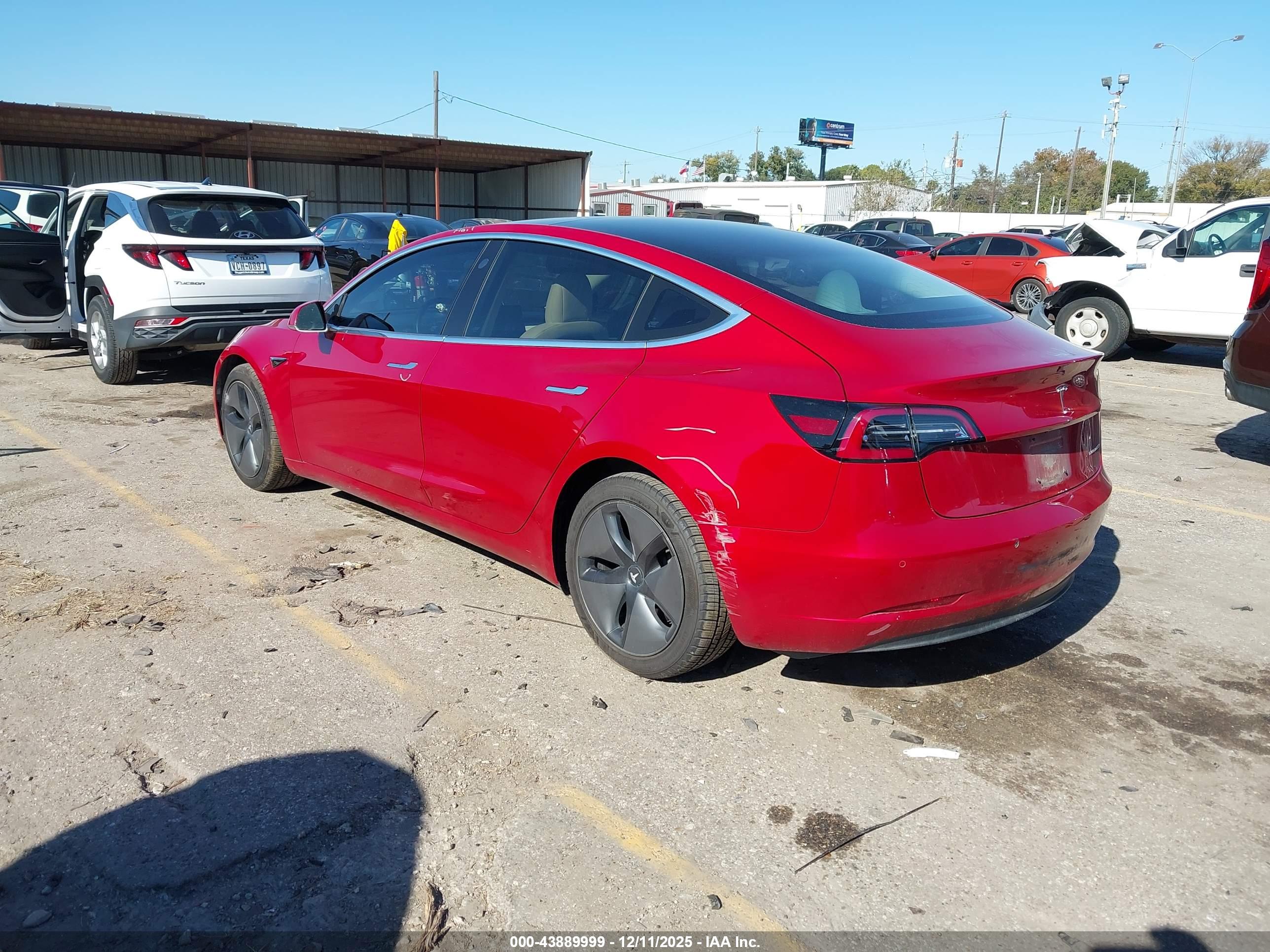 TESLA MODEL image 3