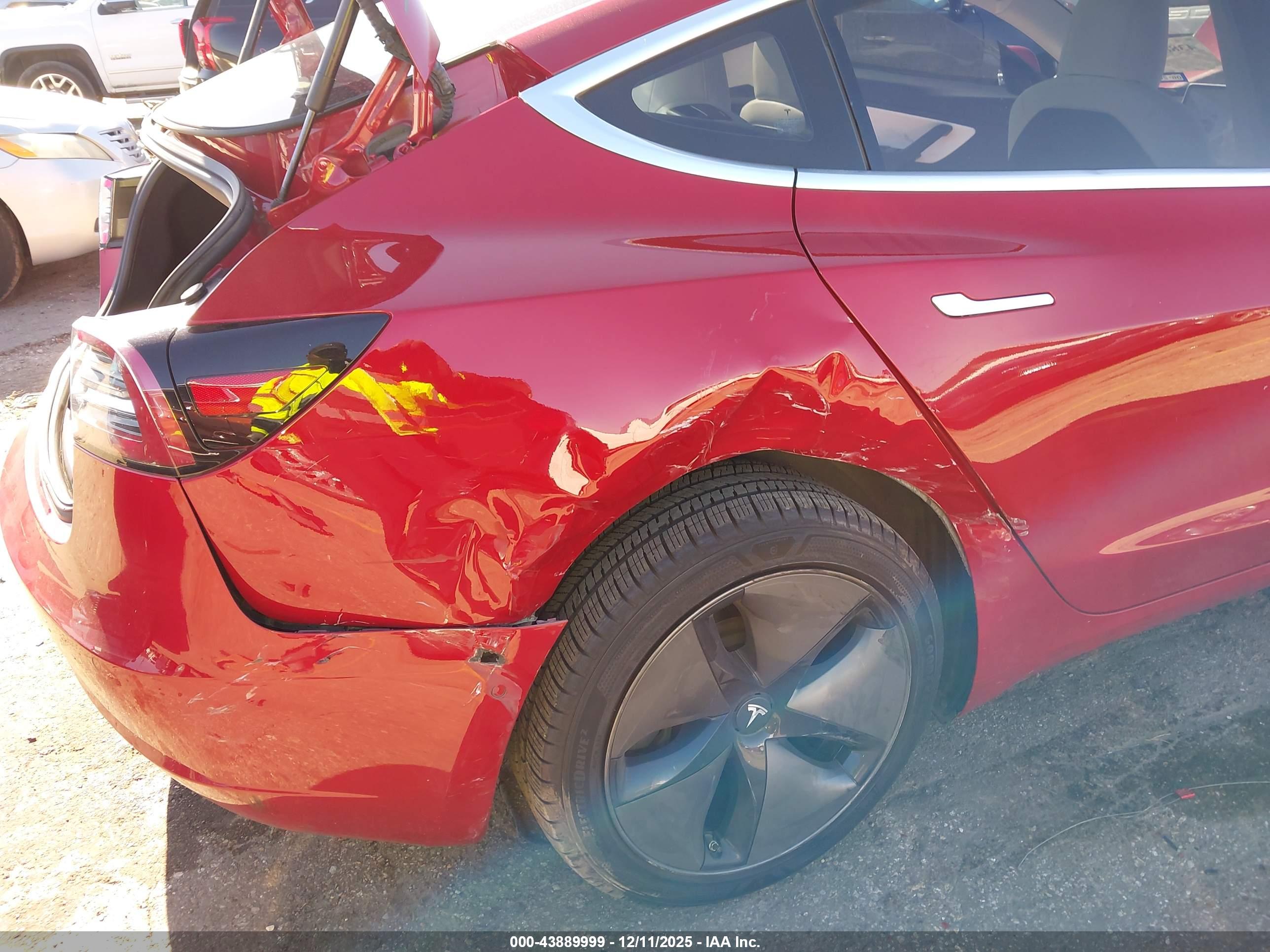 TESLA MODEL image 6