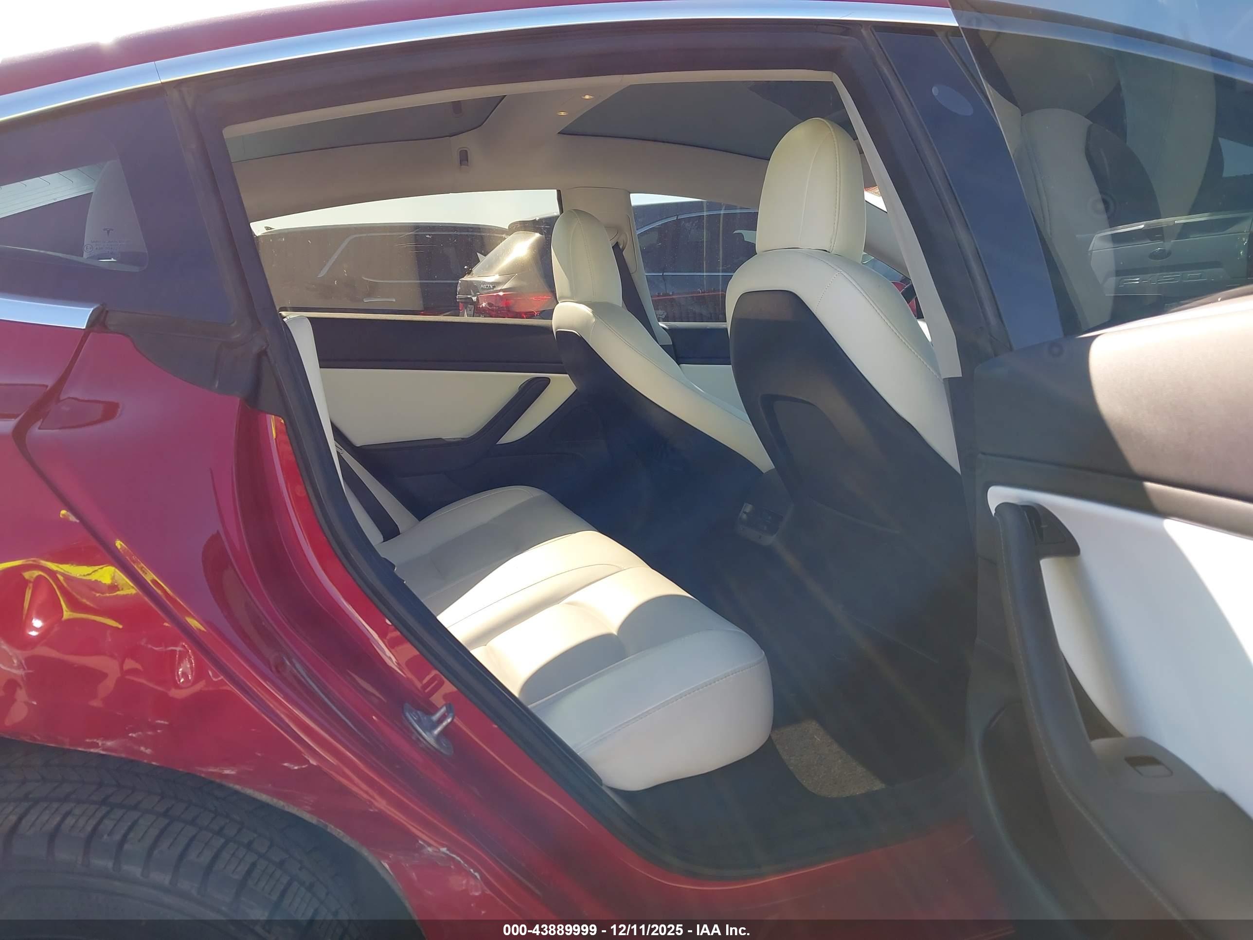TESLA MODEL image 8