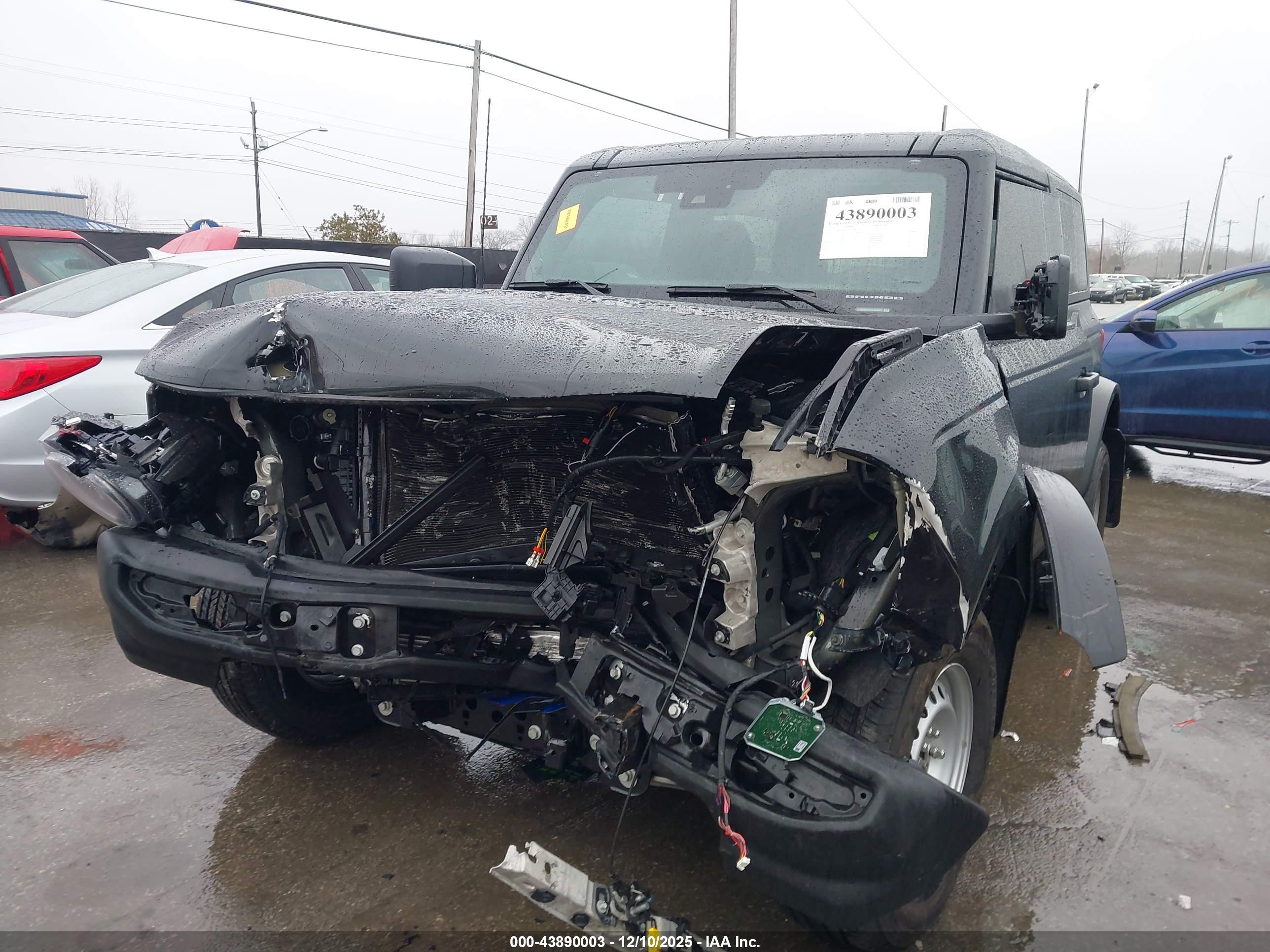 FORD BRONCO image 2