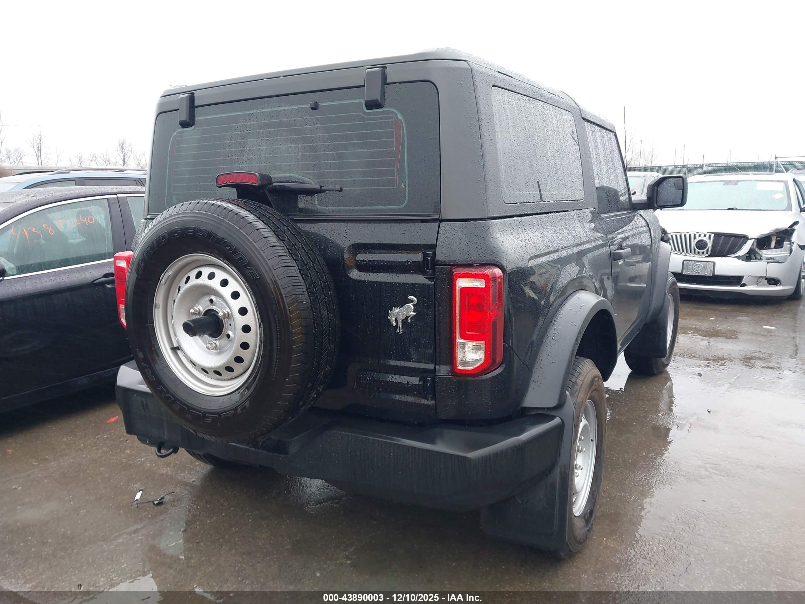 FORD BRONCO image 4