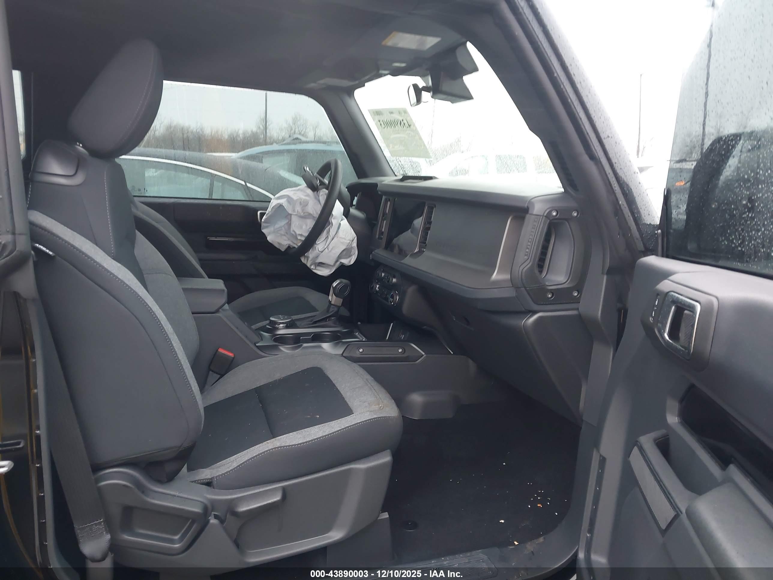 FORD BRONCO image 5