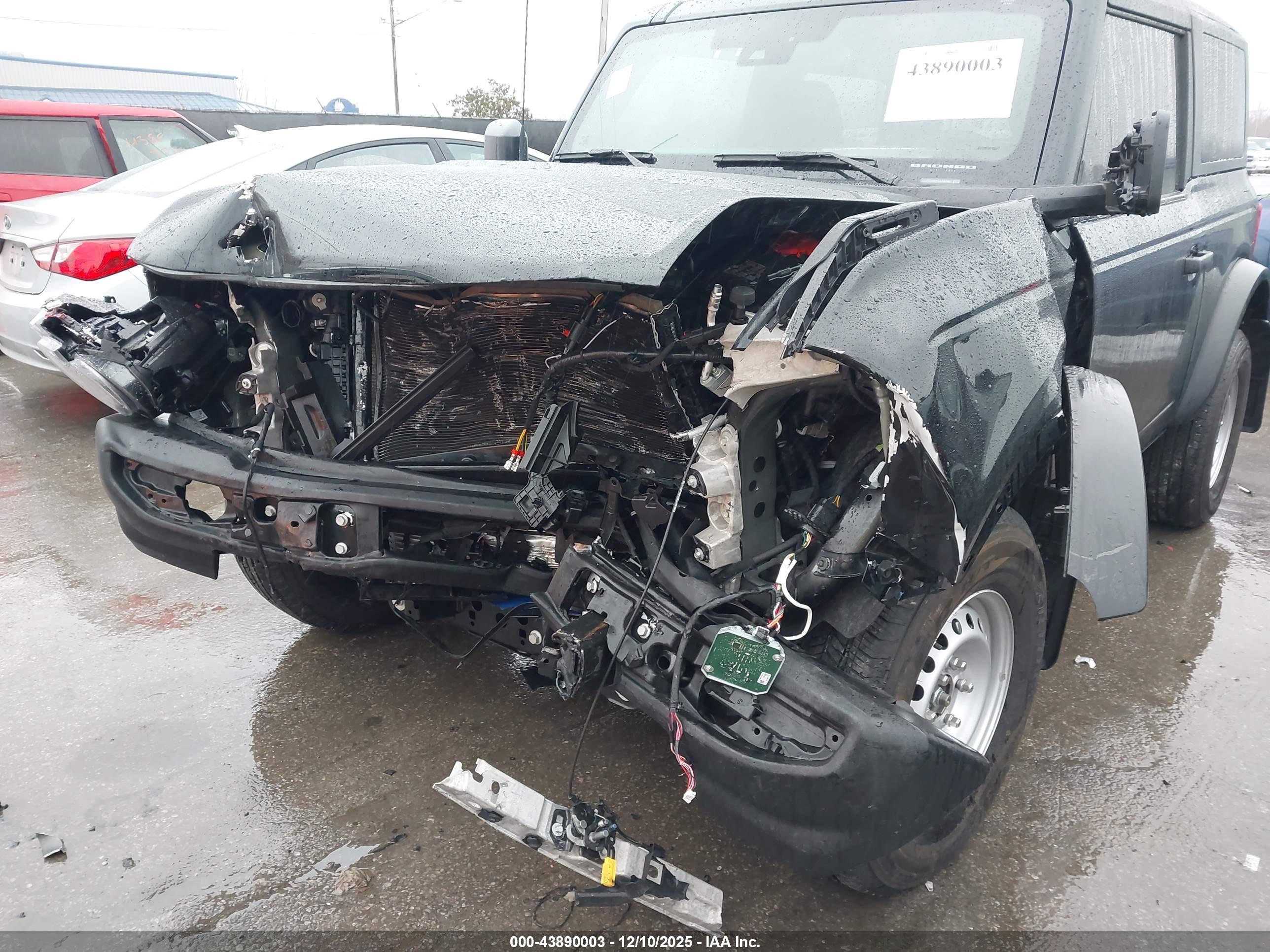 FORD BRONCO image 6