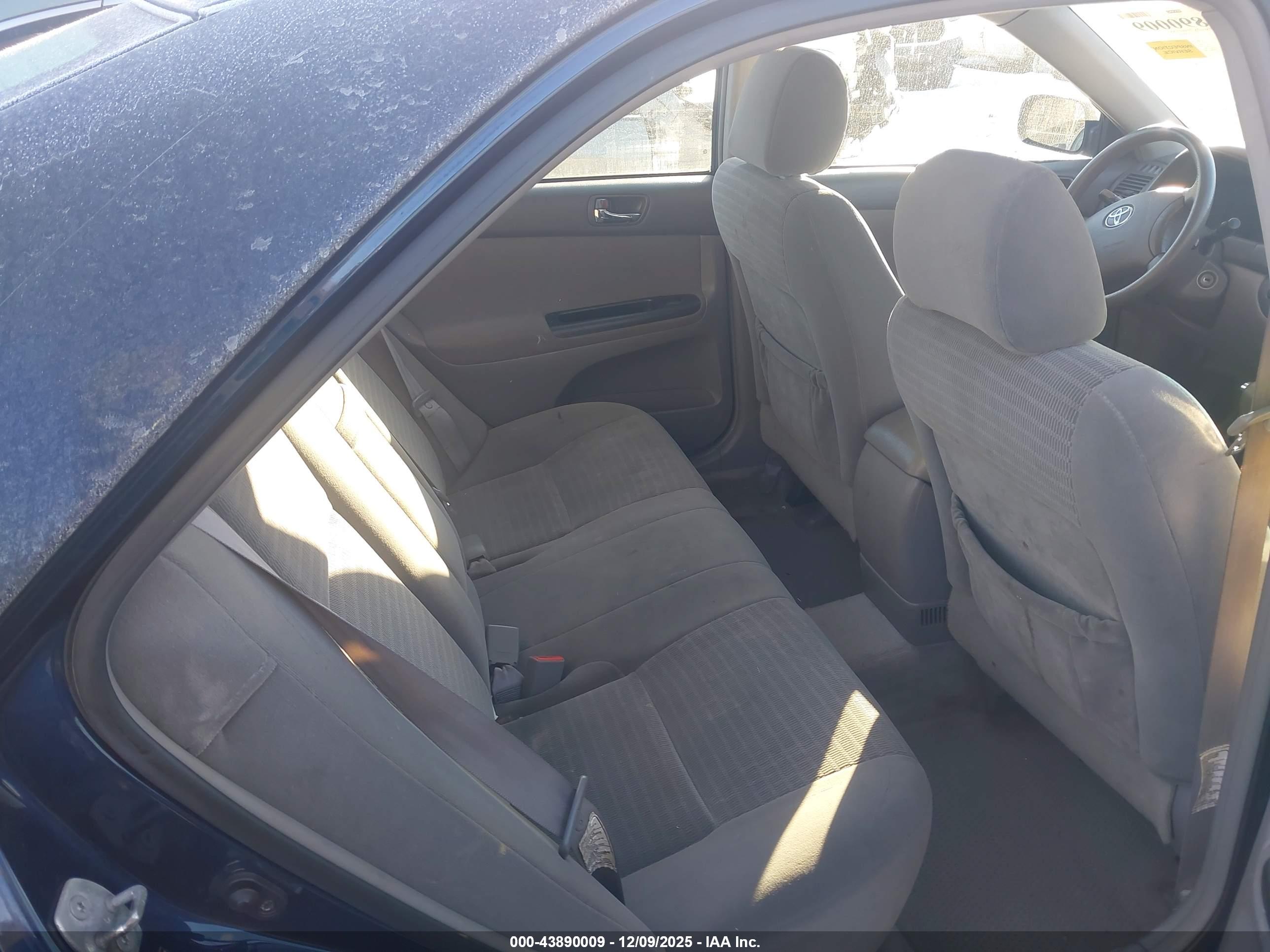 TOYOTA CAMRY image 8