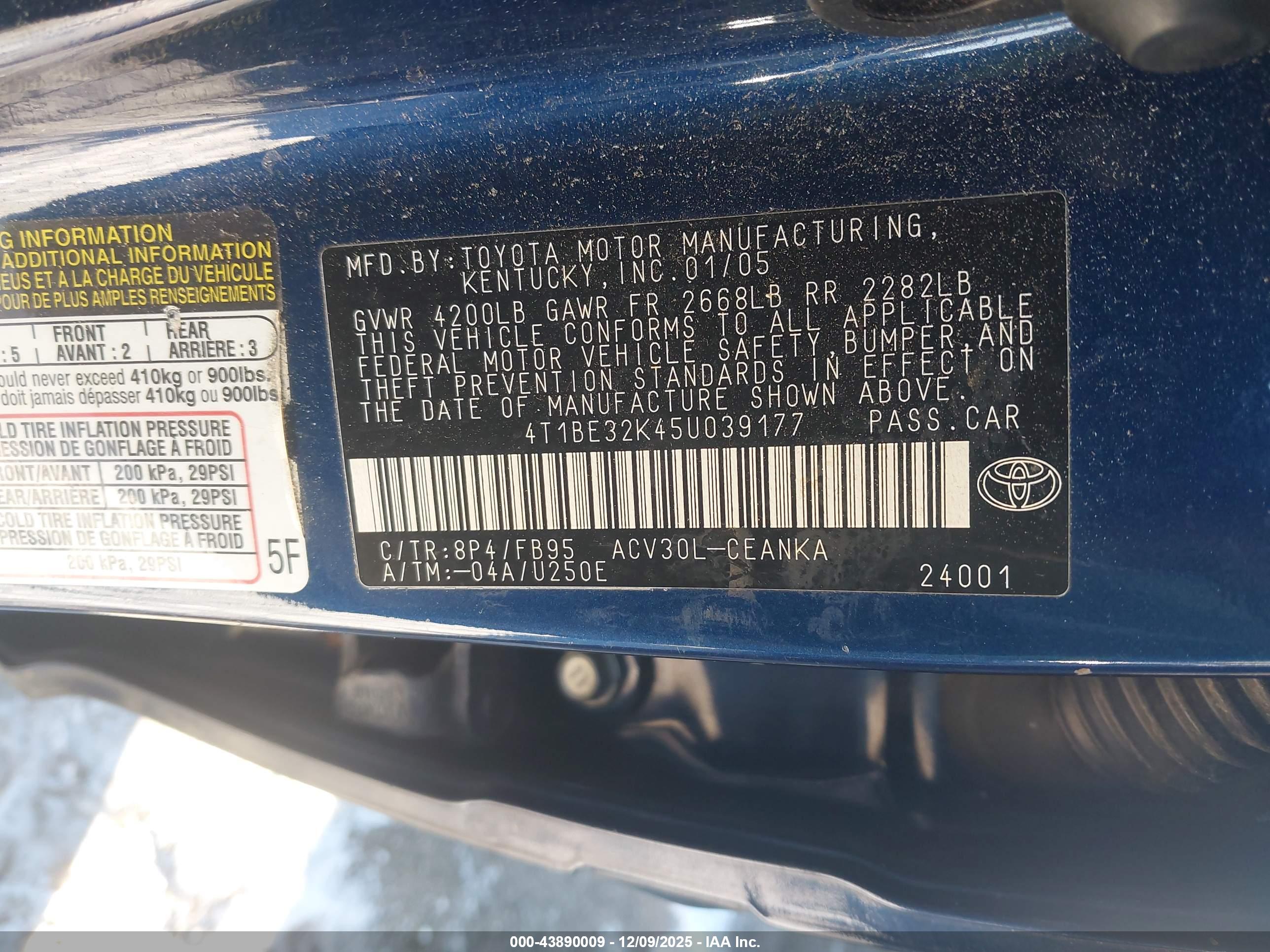 TOYOTA CAMRY image 9