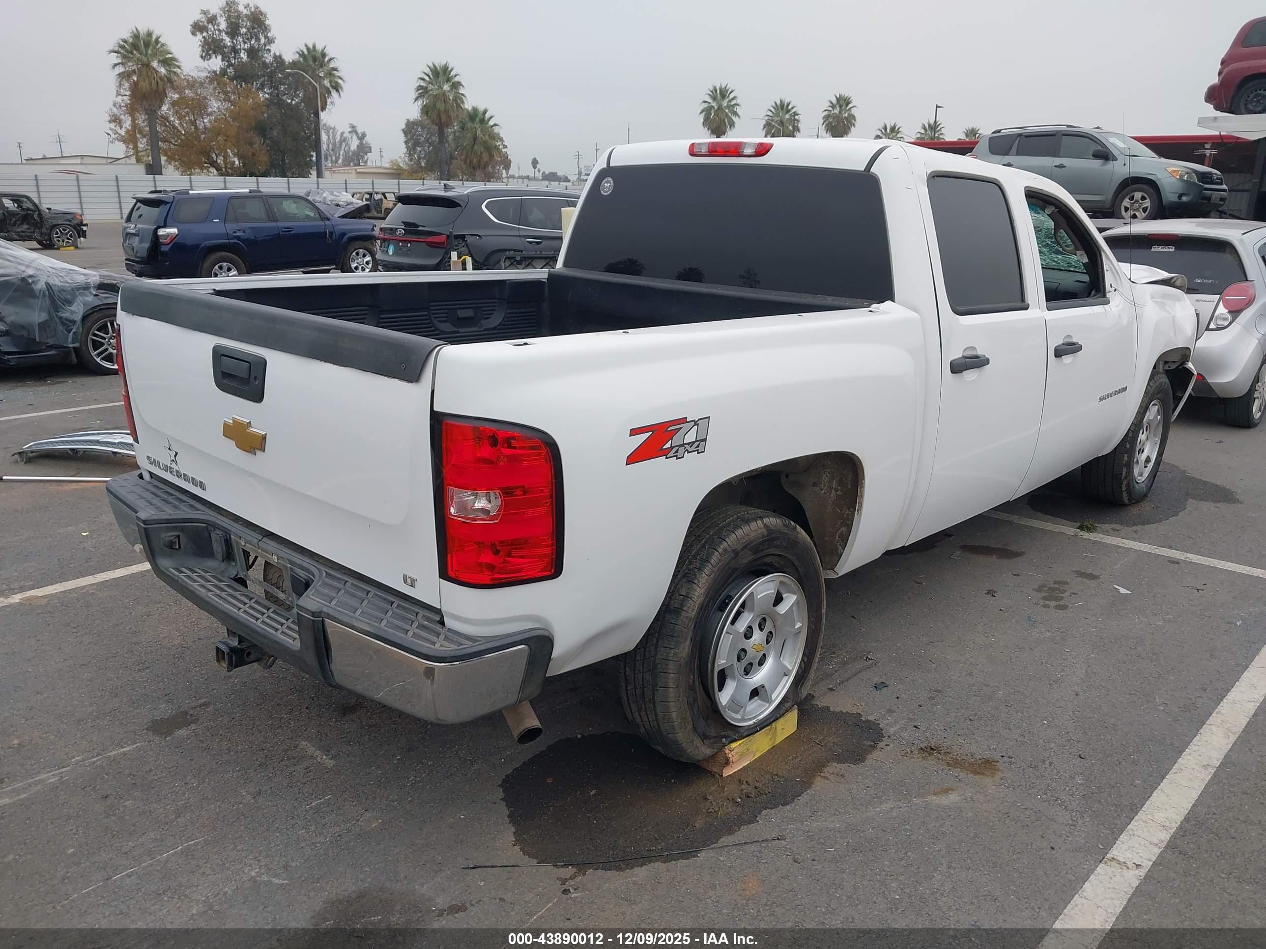 CHEVROLET SILVERADO image 4