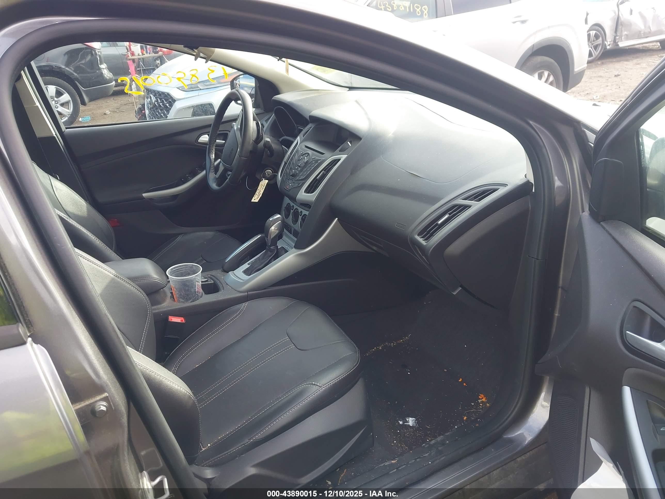 FORD FOCUS image 5