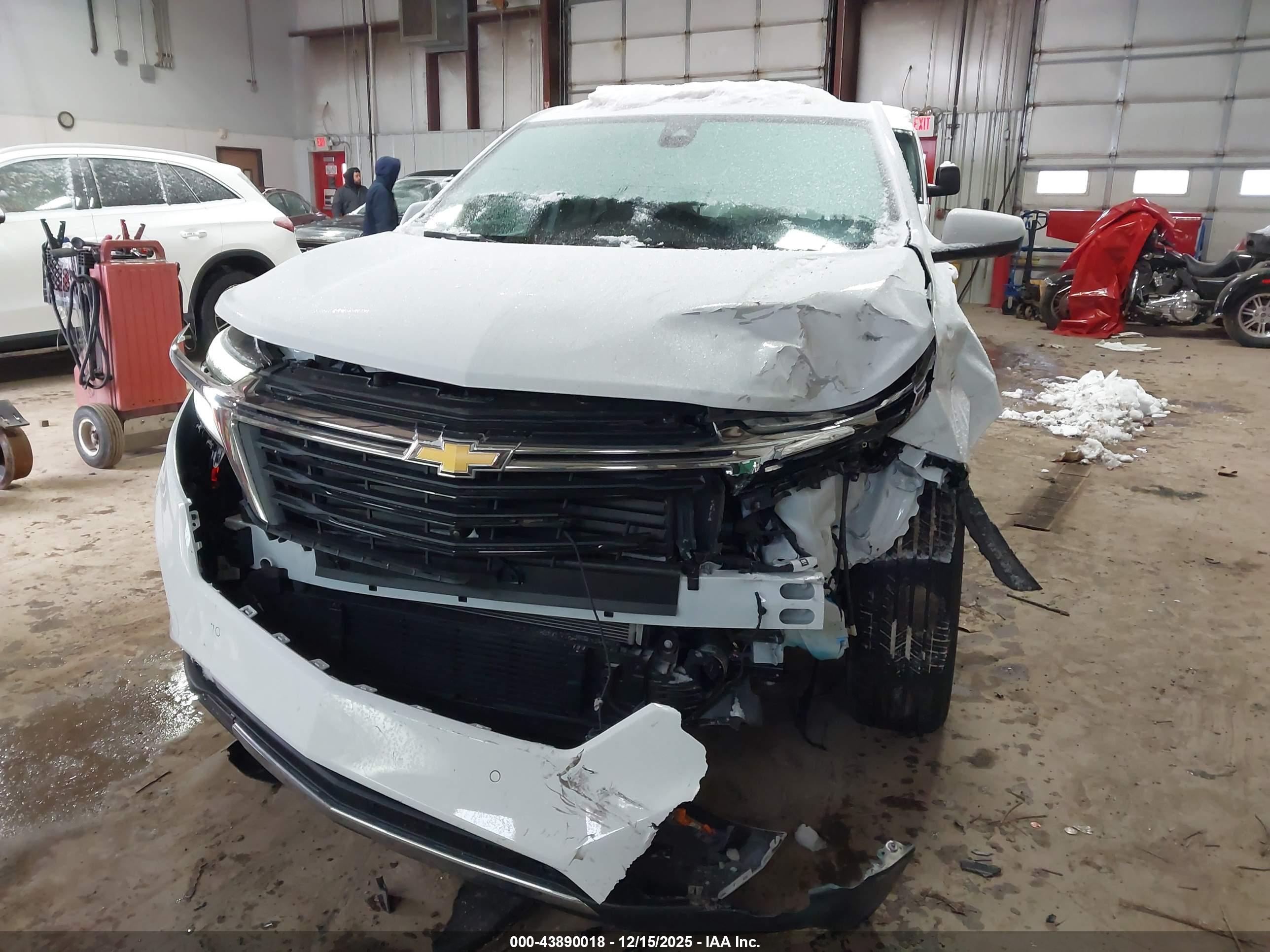 CHEVROLET EQUINOX image 6