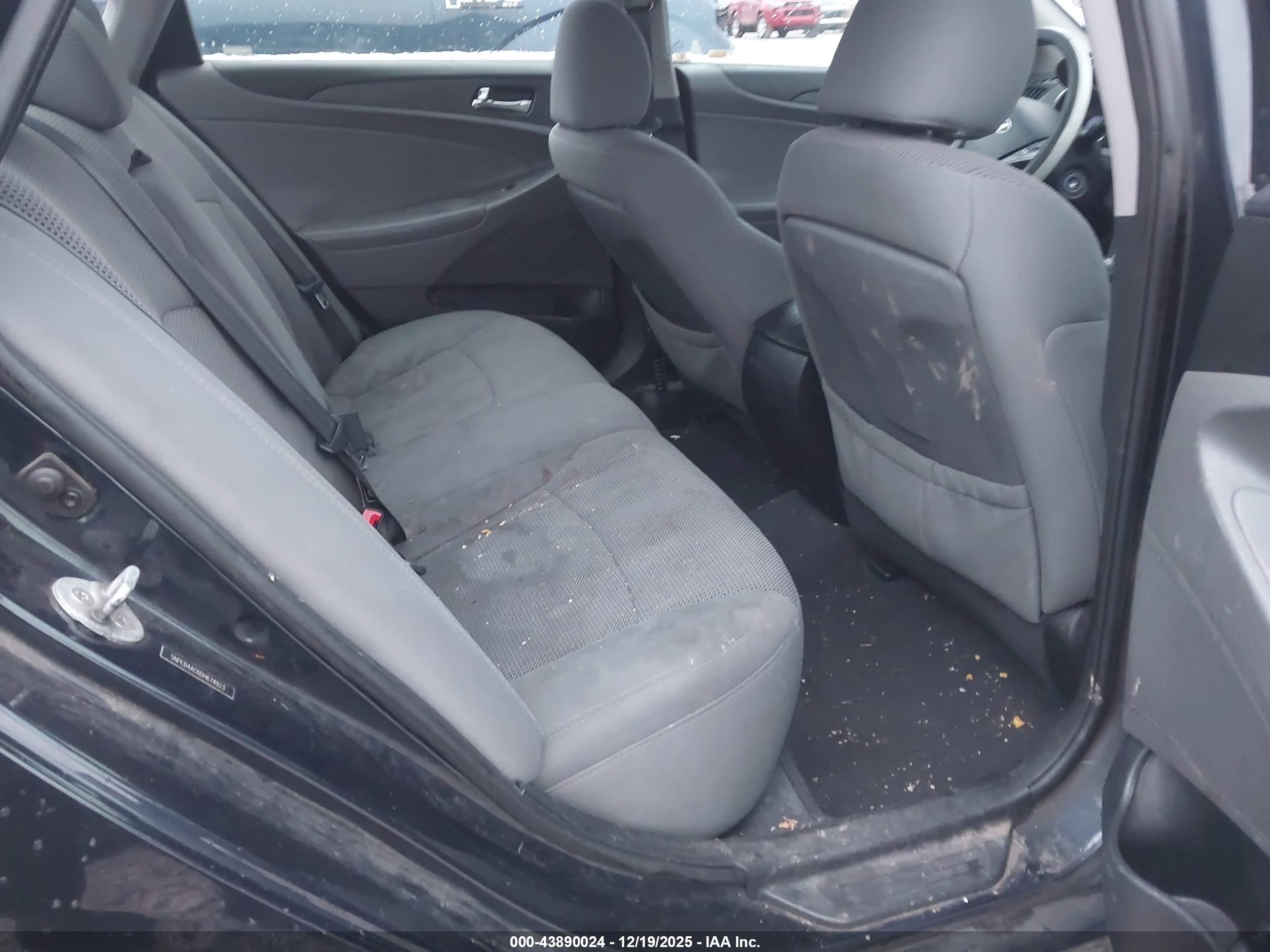 HYUNDAI SONATA image 8