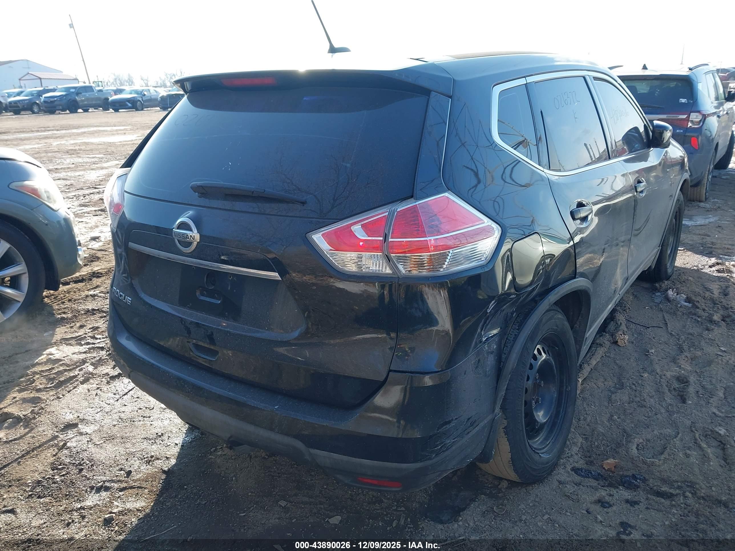 NISSAN ROGUE image 4