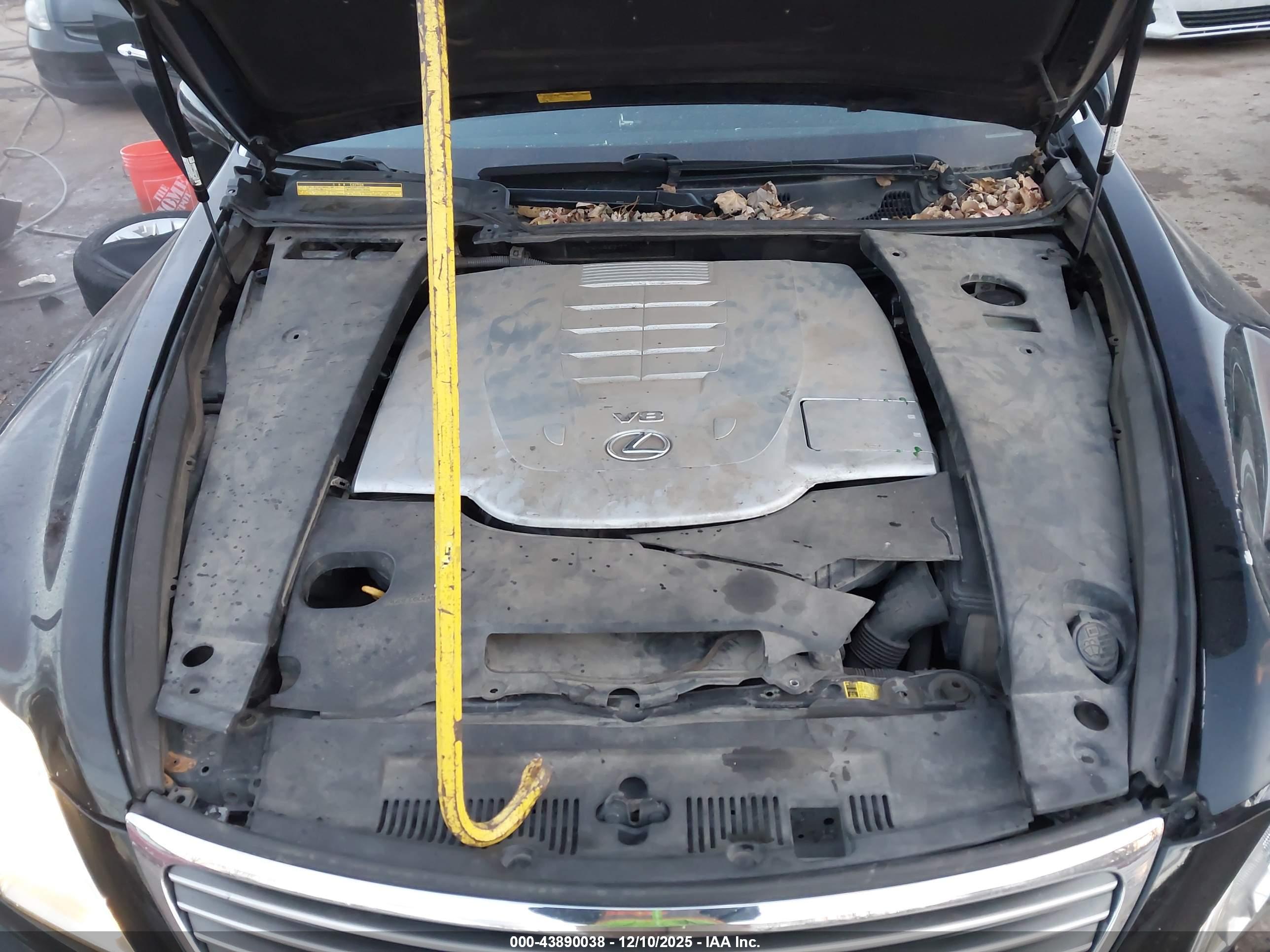 LEXUS LS image 10