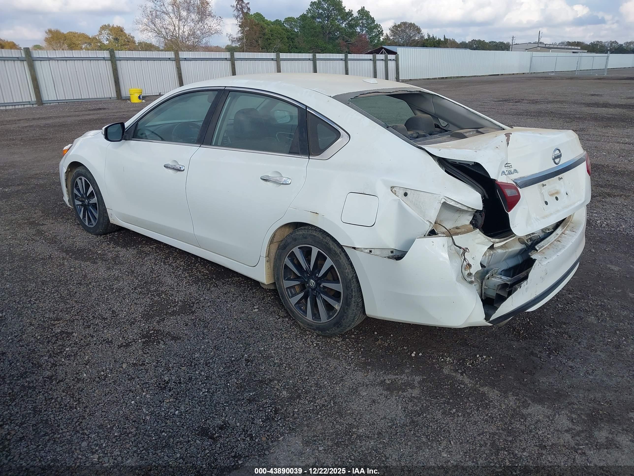 NISSAN ALTIMA image 3