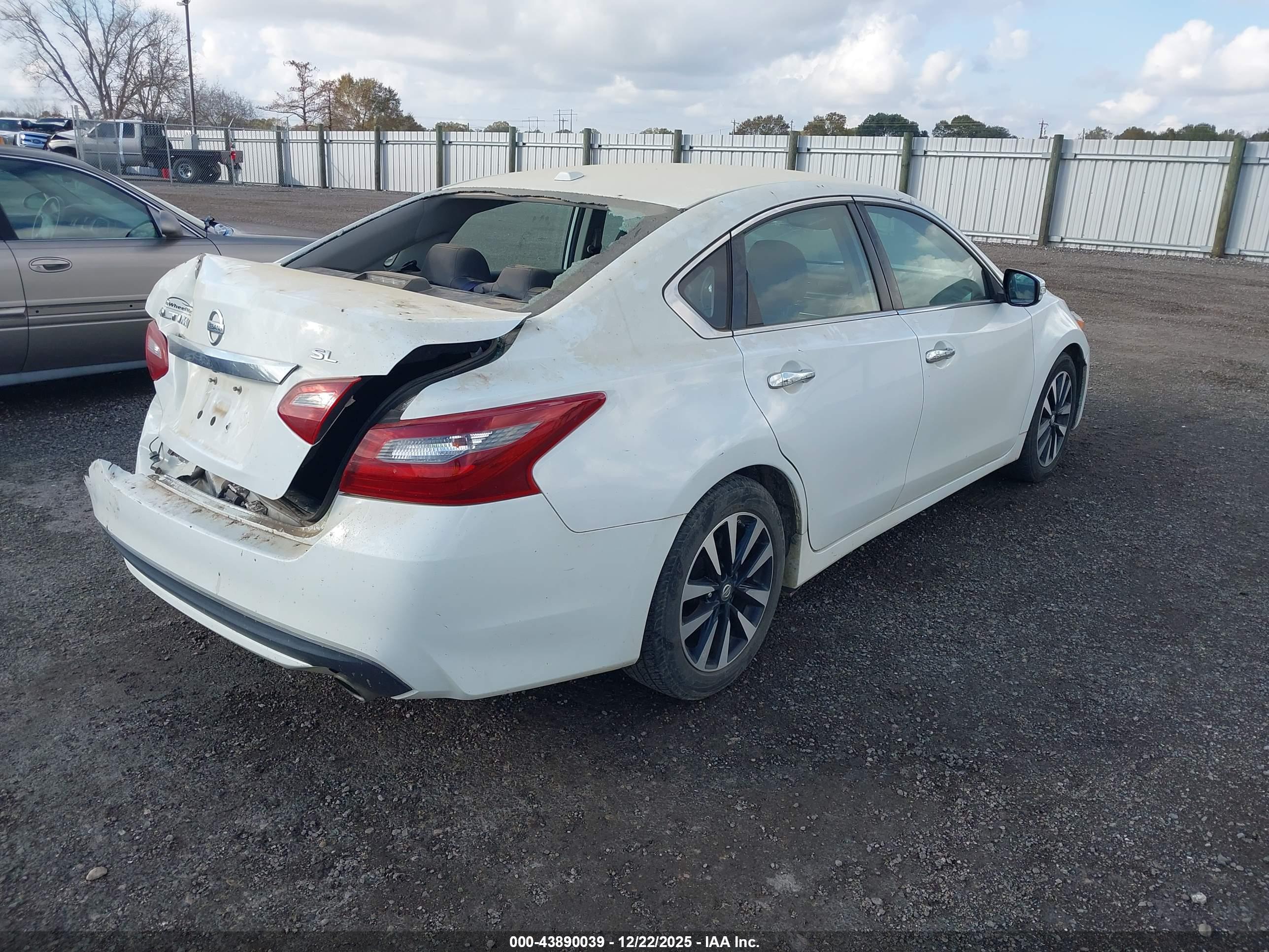 NISSAN ALTIMA image 4