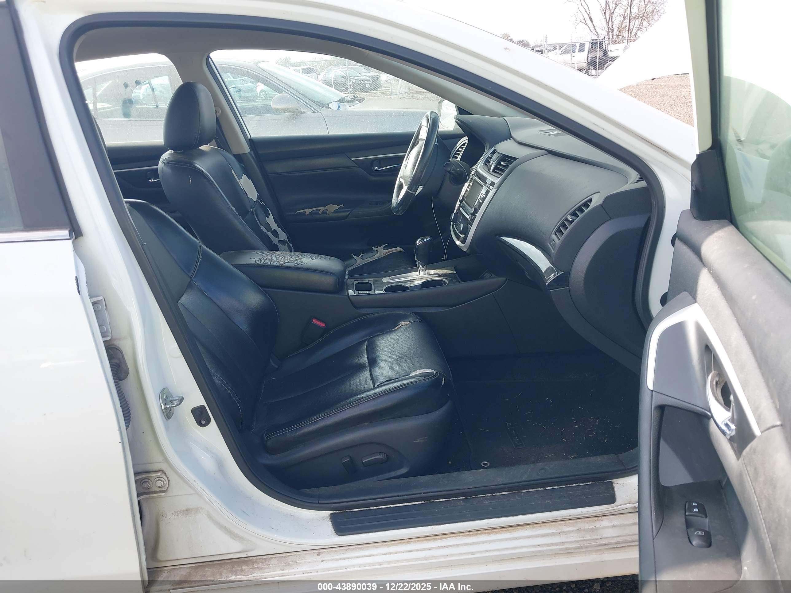 NISSAN ALTIMA image 5