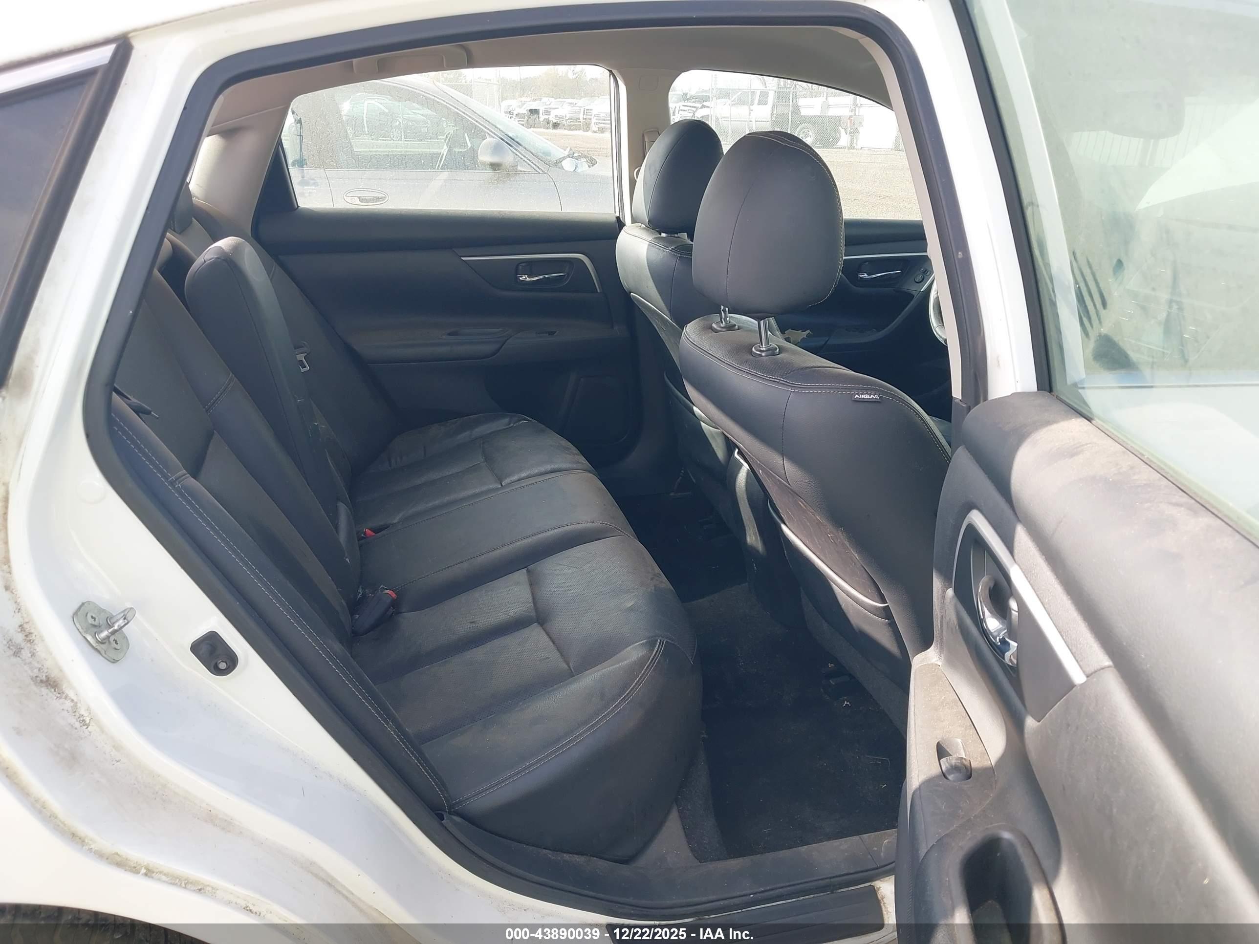 NISSAN ALTIMA image 8